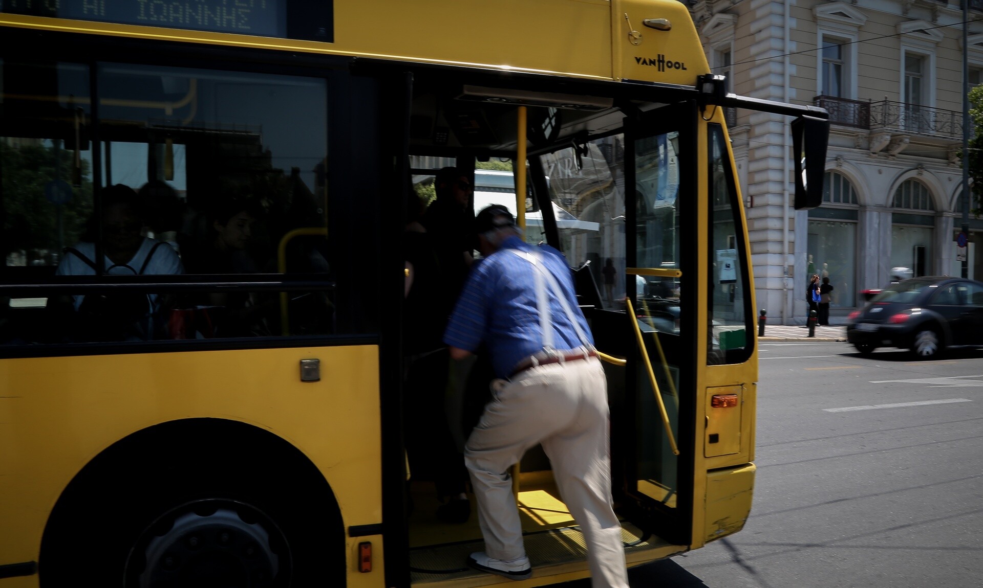 Γενική απεργία: Βγαίνουν στο δρόμο λεωφορεία – τρόλεϊ, ξεκινούν τα δρομολόγια