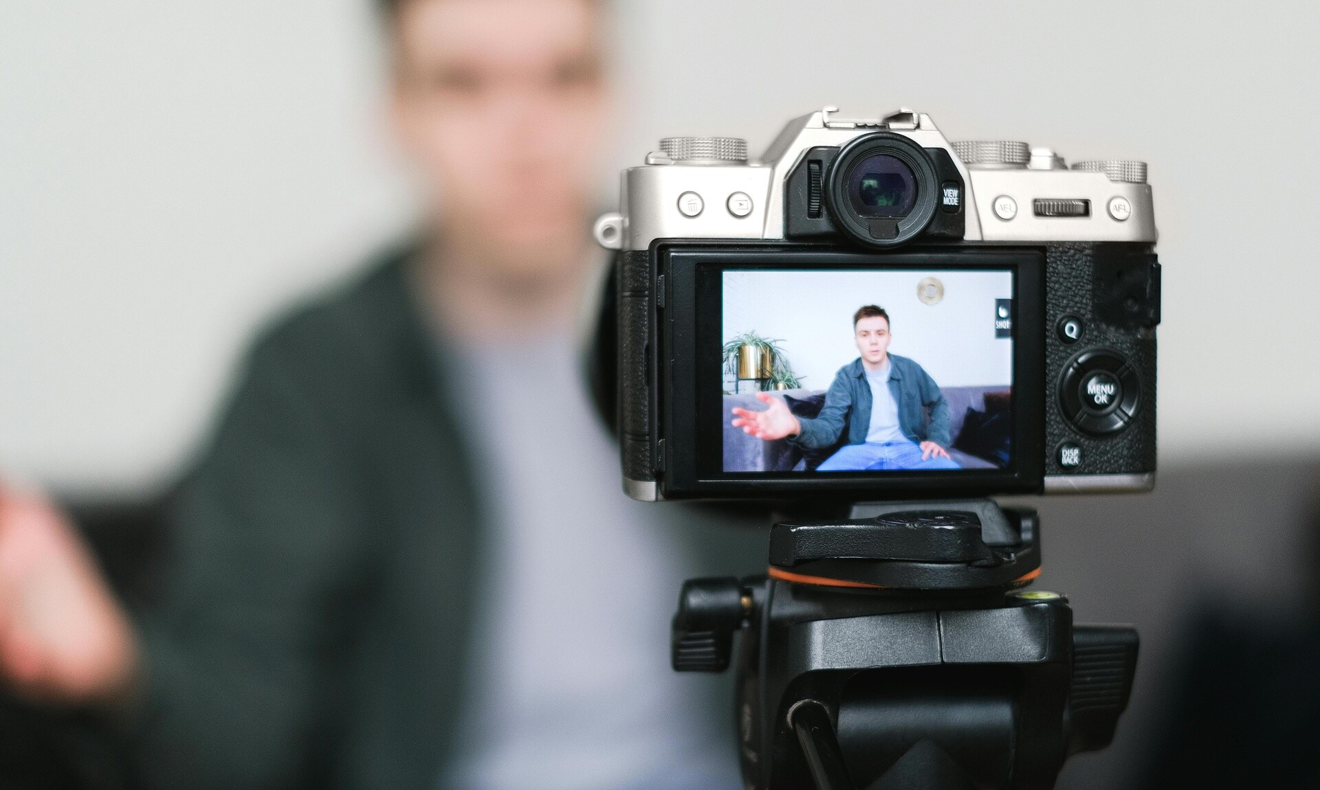 Σαφάρι ελέγχων από την ΕΕ στους influencers – «Ραβασάκια» και σε 20 Έλληνες