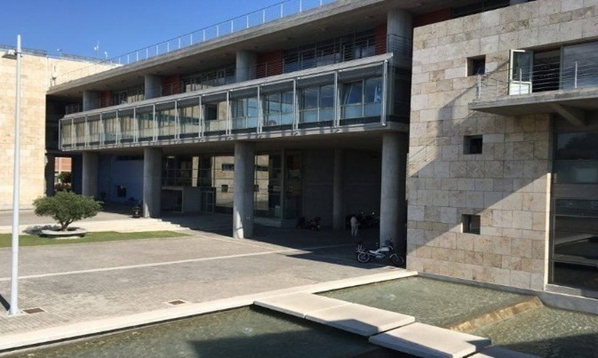 Θεσσαλονίκη: Άγνωστοι βανδάλισαν τις δημοτικές τουαλέτες στη Νέα Παραλία