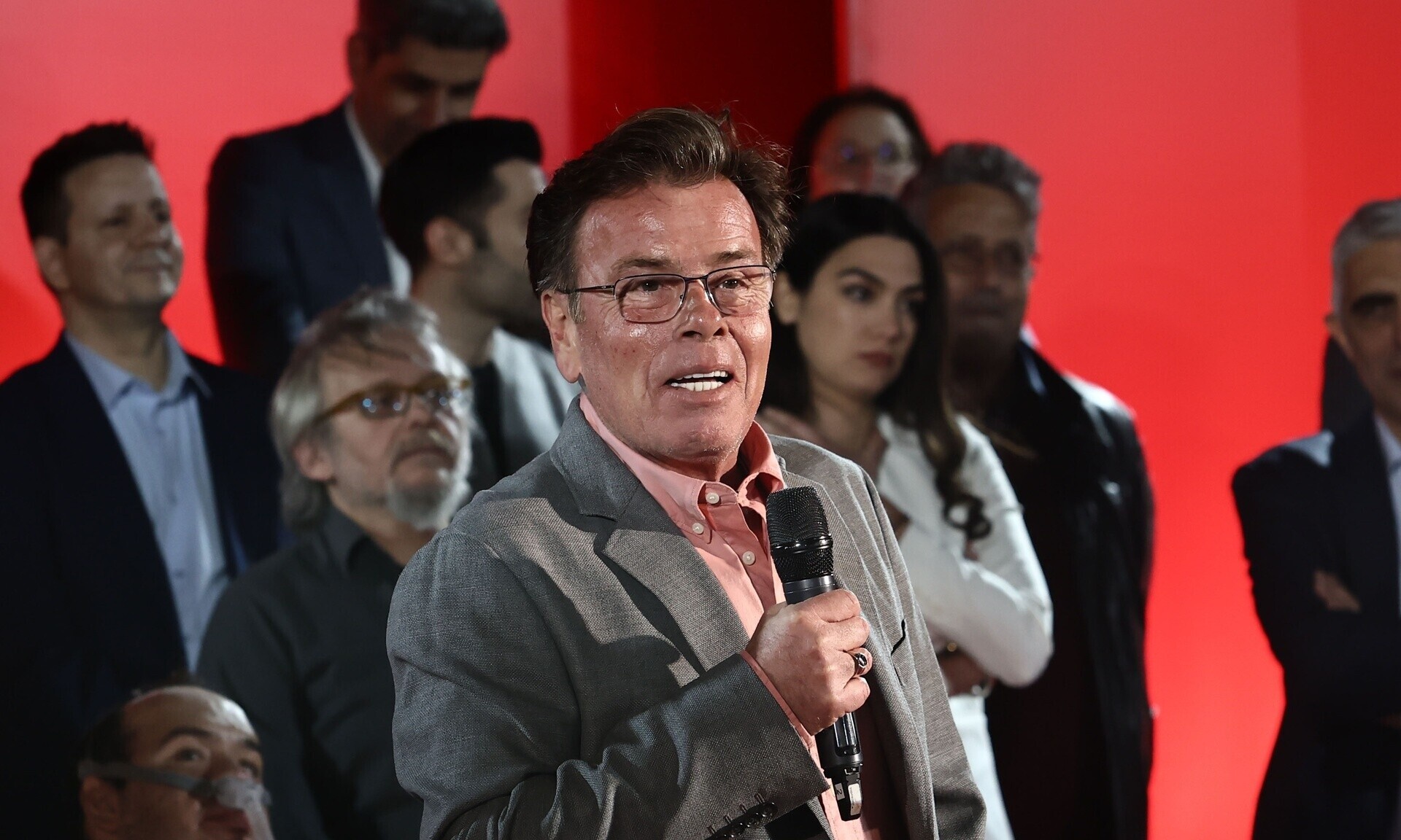 Βράζει ο ΣΥΡΙΖΑ με Παπανώτα – Η Μπεκατώρου στέλνει μήνυμα στην Κομουνδούρου