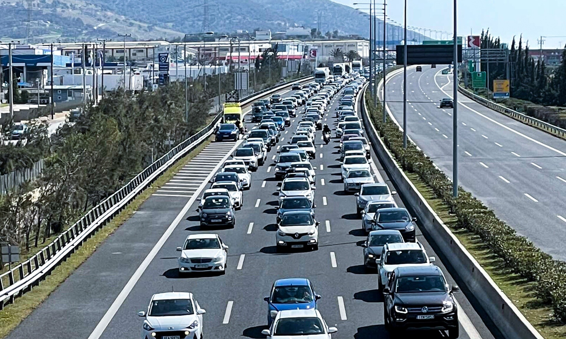 Κυκλοφοριακές ρυθμίσεις στην Αττική οδό από το βράδυ της Πέμπτης (18/4) – Η εναλλακτική διαδρομή