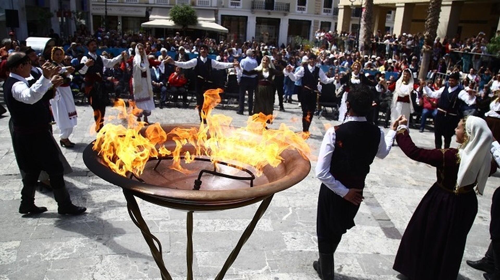 Ηράκλειο: Με τιμές αρχηγού κράτους υποδέχθηκαν την Ολυμπιακή Φλόγα