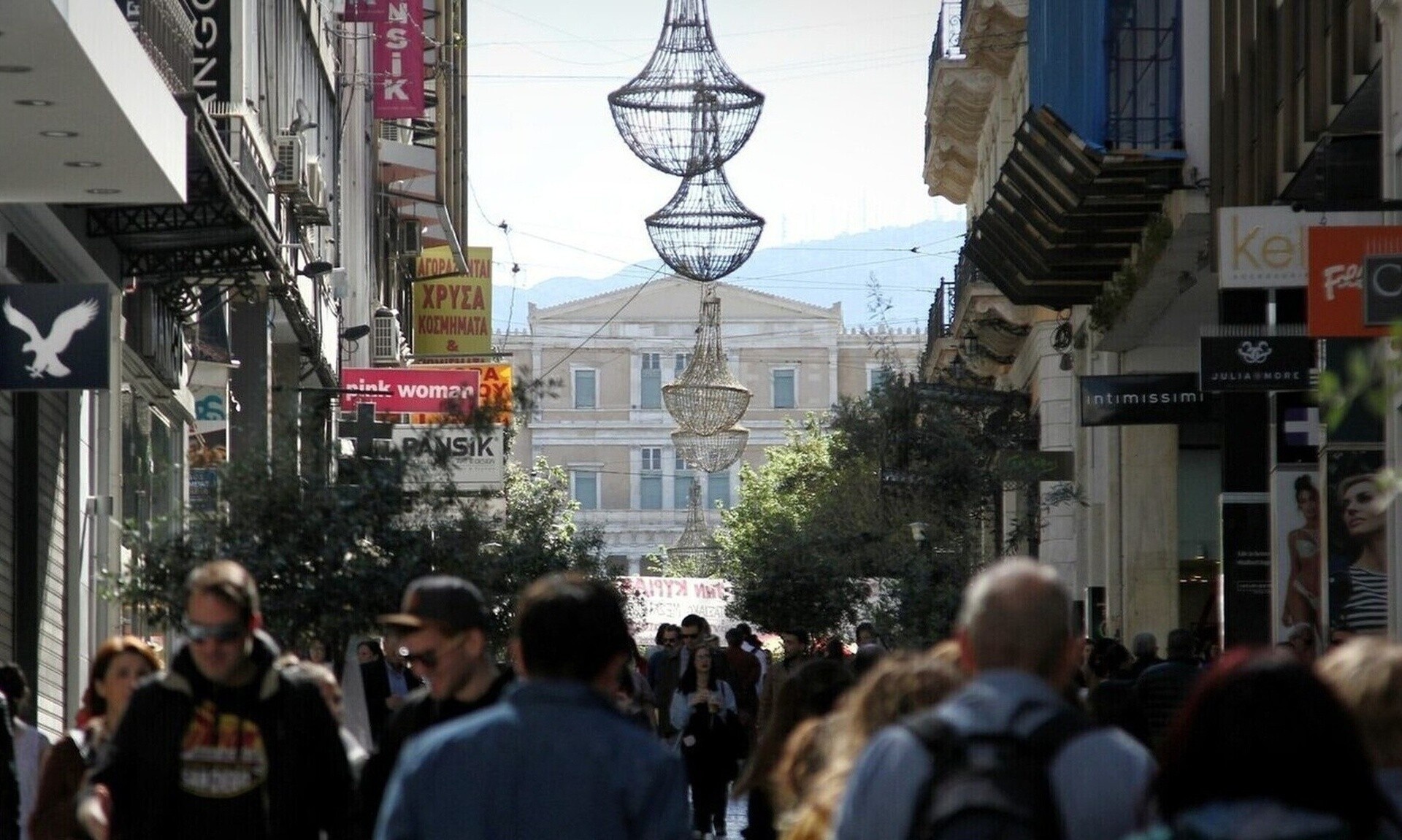 Πάσχα 2024: Η Κυριακή που θα παραμείνουν ανοιχτά τα καταστήματα – Αναλυτικά το πρόγραμμα