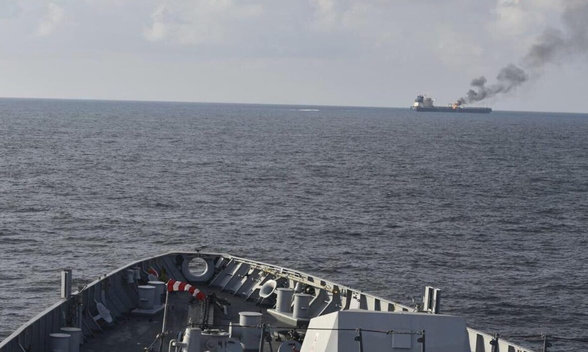 Υεμένη: Στο στόχαστρο των Χούθι δύο φορτηγά πλοία και ένα αμερικανικό καταδρομικό