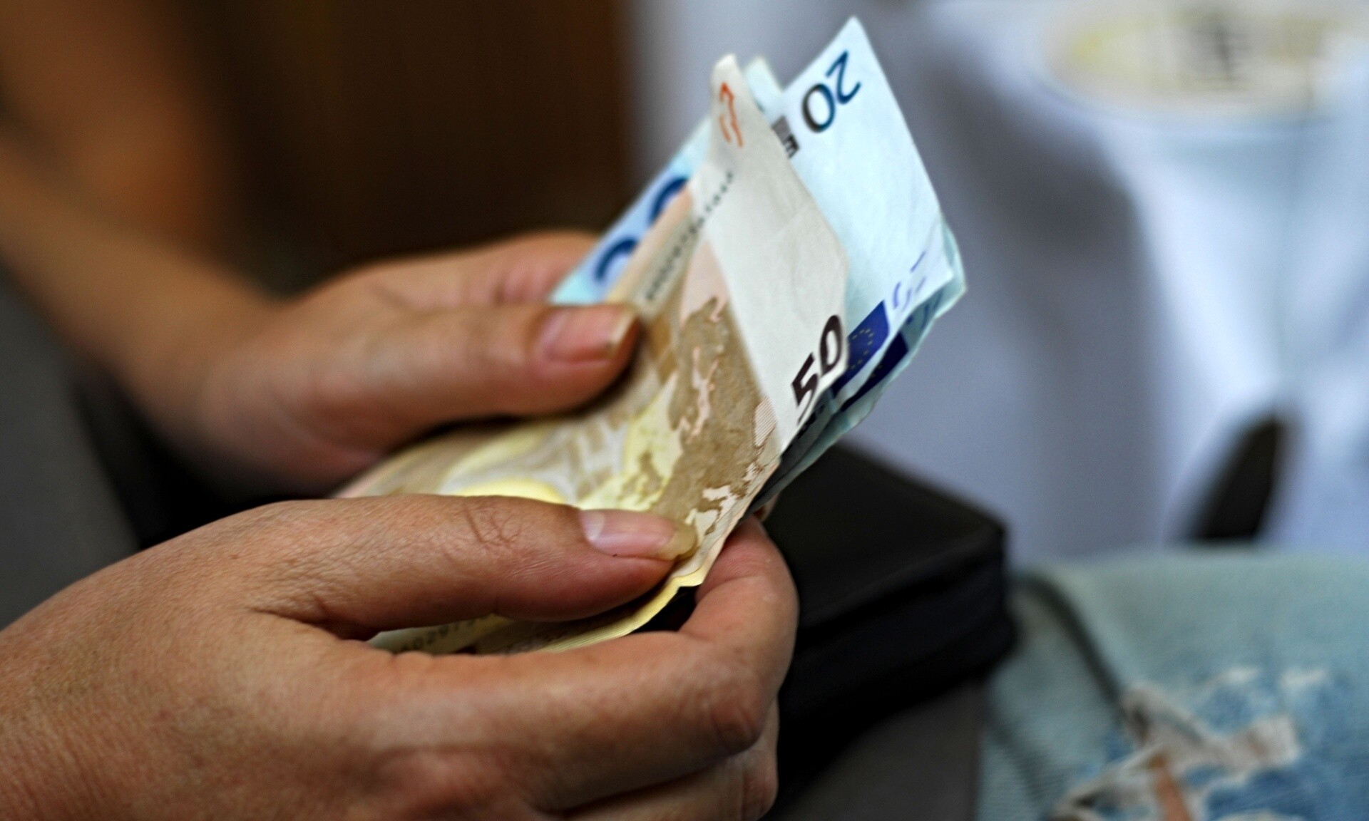 Δώρο Πάσχα 2024: Πλησιάζει η πληρωμή σε εργατοτεχνίτες οικοδόμους – Τι είναι το «αδειοδωρόσημο»