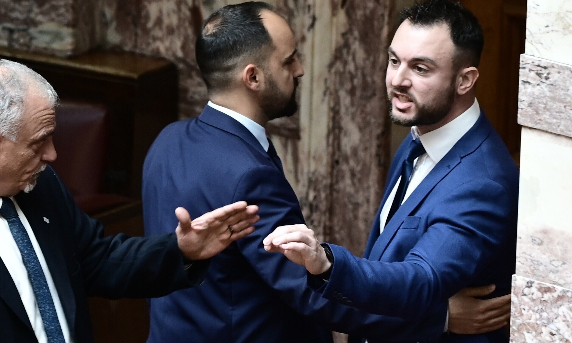 Κωνσταντίνος Φλώρος: Τι είπε στην απολογία του – «Μου είπε πως θα μου γ@@@@ει τη μανούλα μου»