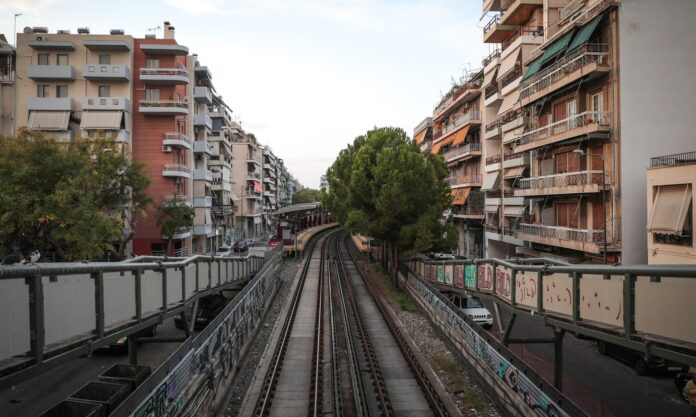 1544235-sidirodromos.jpg