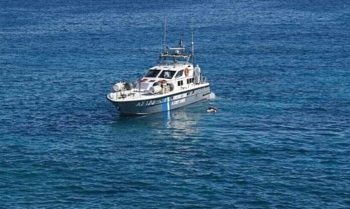 1544691-limeniko-navagio.jpeg