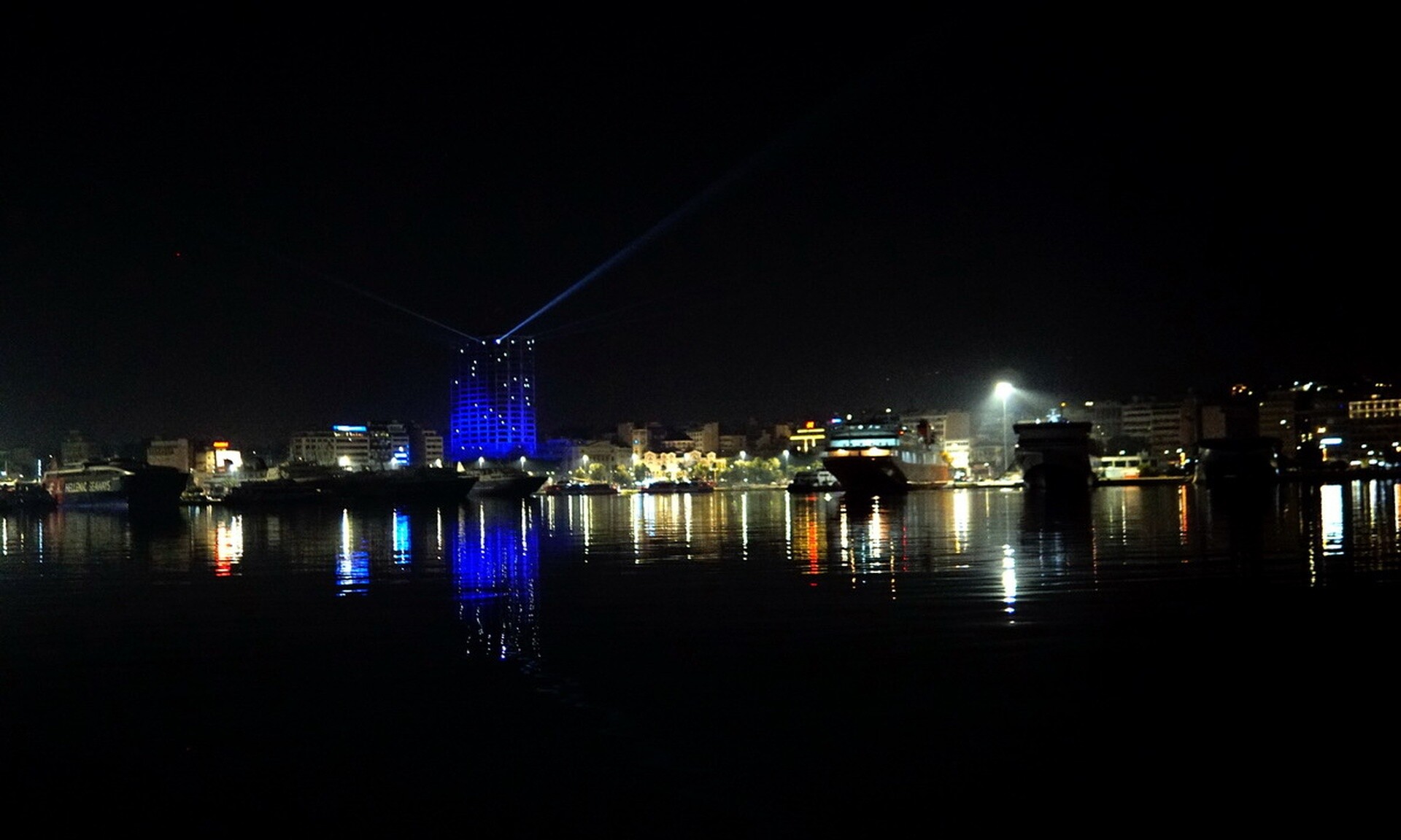 Πρωτομαγιά 2024: Ξεκίνησε η απεργία της ΠΝΟ – Δεμένα τα πλοία στα λιμάνια