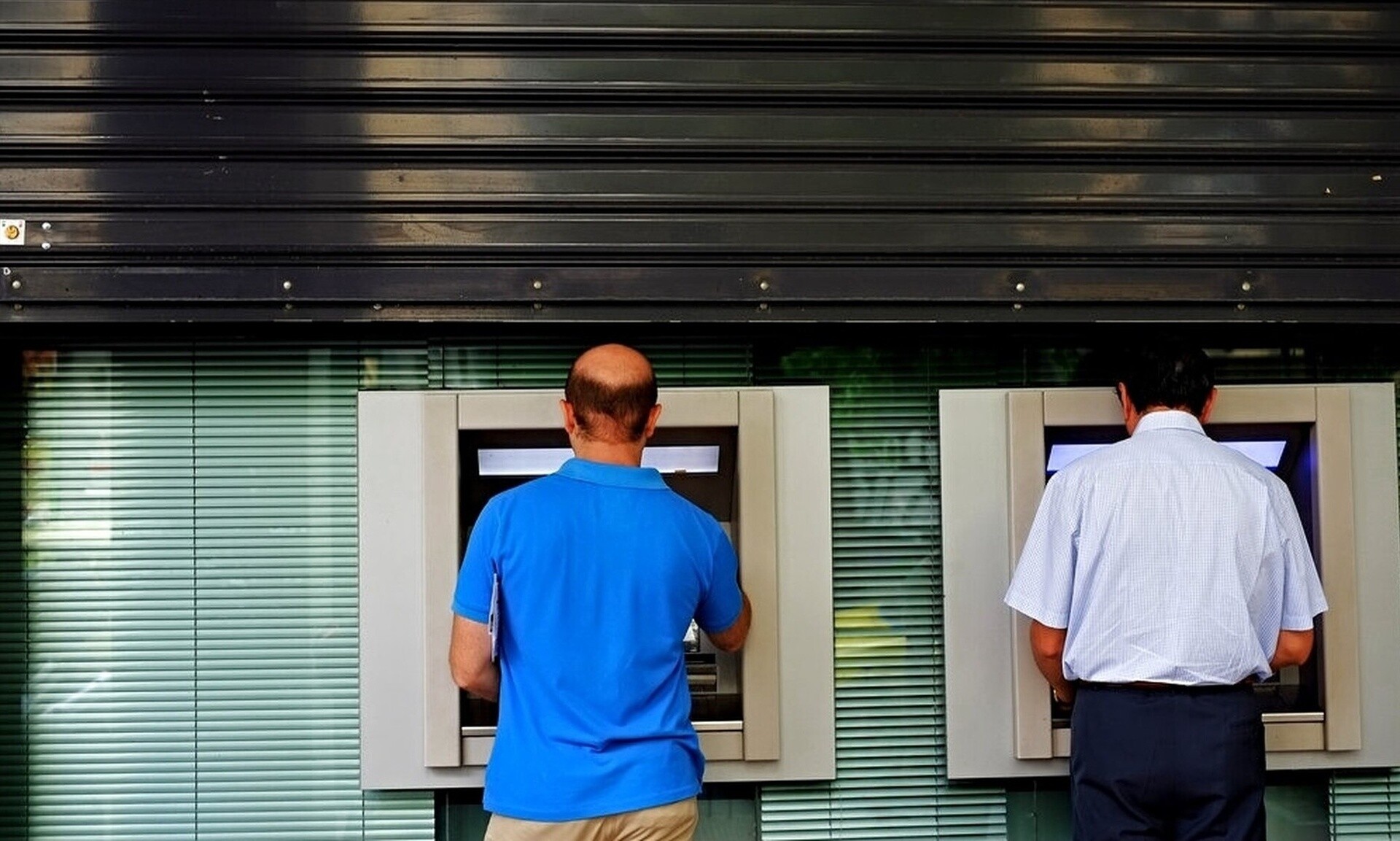 Πρωτομαγιά: Πώς λειτουργούν οι τράπεζες – Κατεβάζουν ρολά – «Παγώνουν» οι συναλλαγές για 6 μέρες