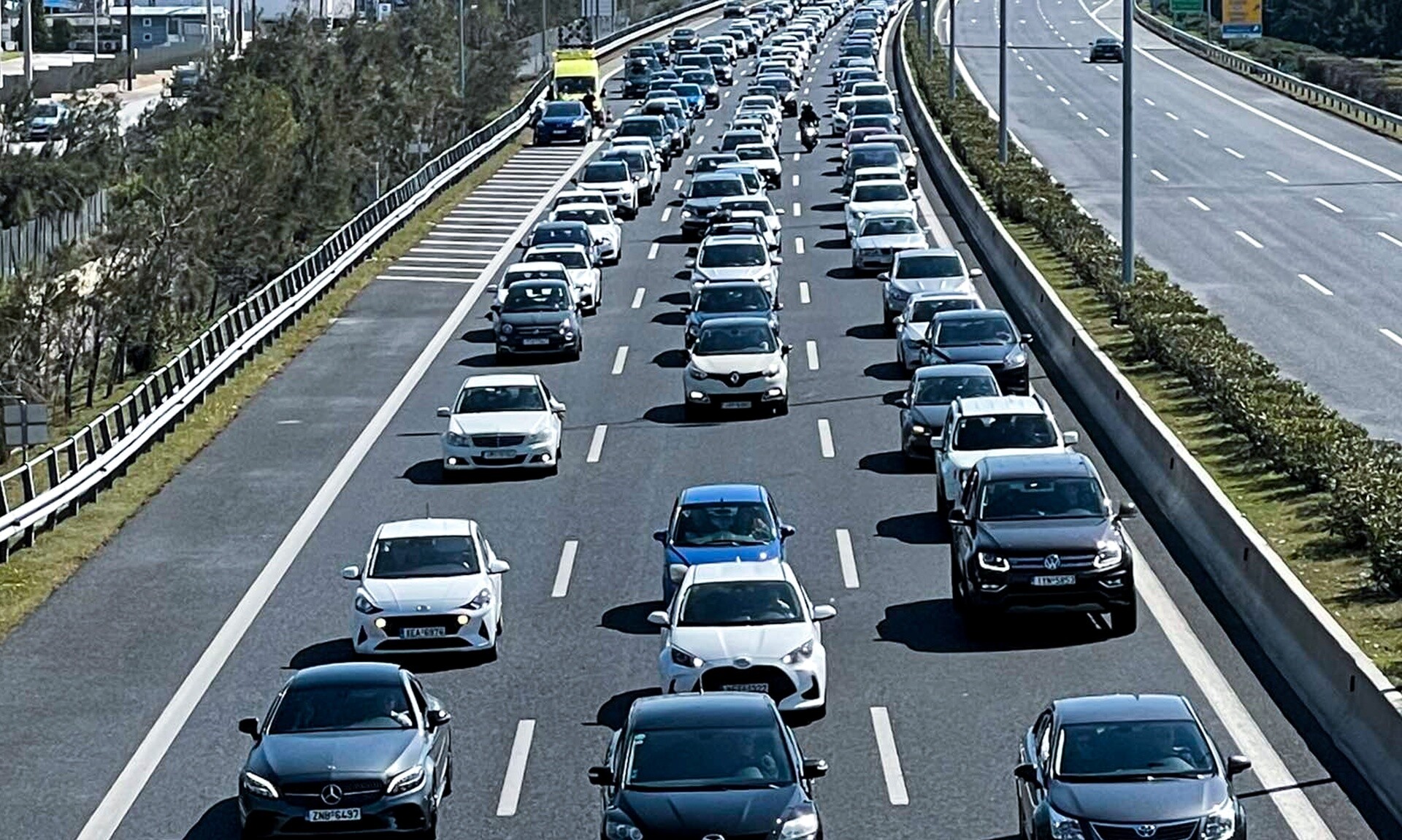 Τροχαίο ατύχημα στην Αττική Οδό στο ρεύμα προς αεροδρόμιο
