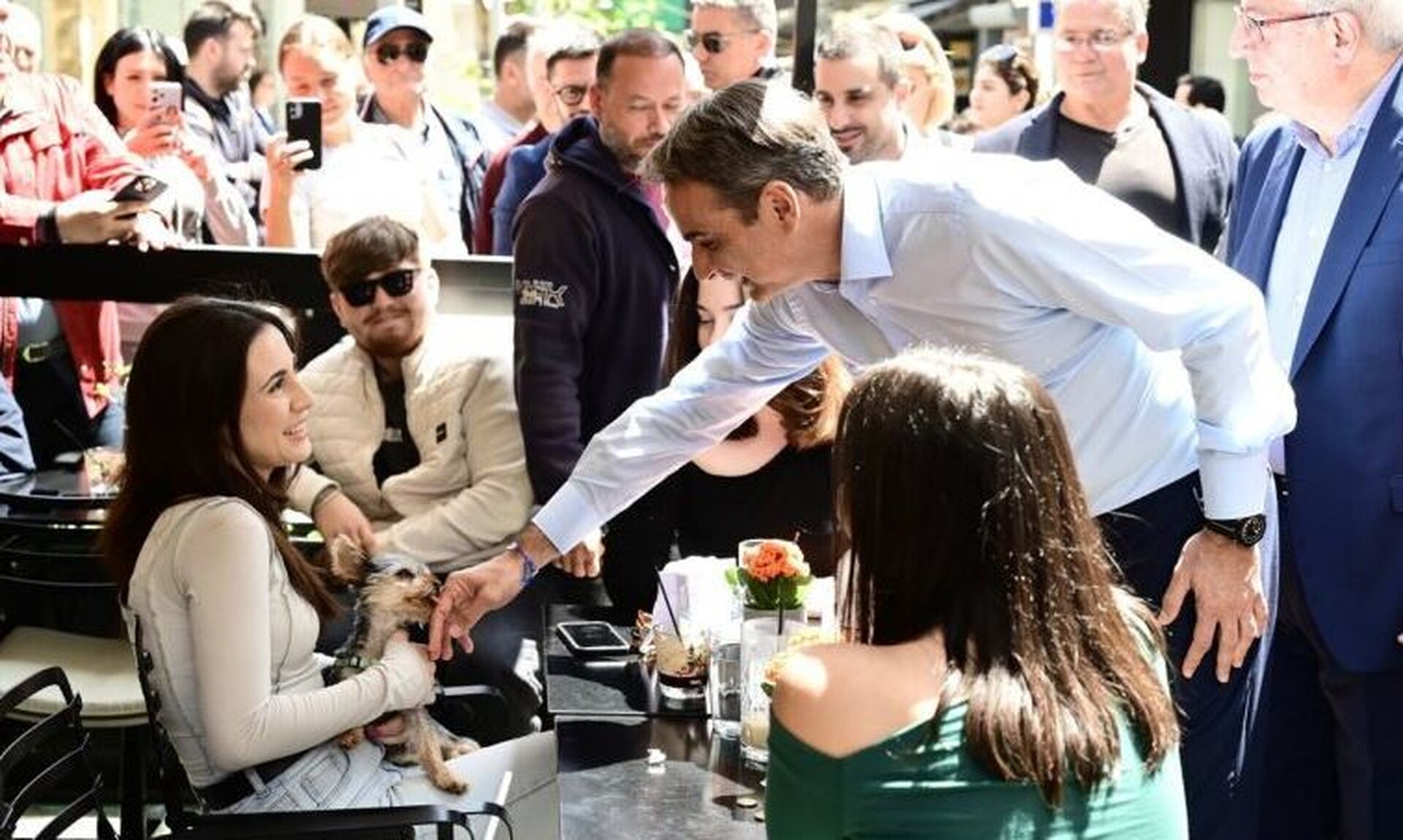 Στο Μαρούσι ο Μητσοτάκης – Στη Μητρόπολη Αθηνών για την Ακολουθία των Αγίων Παθών