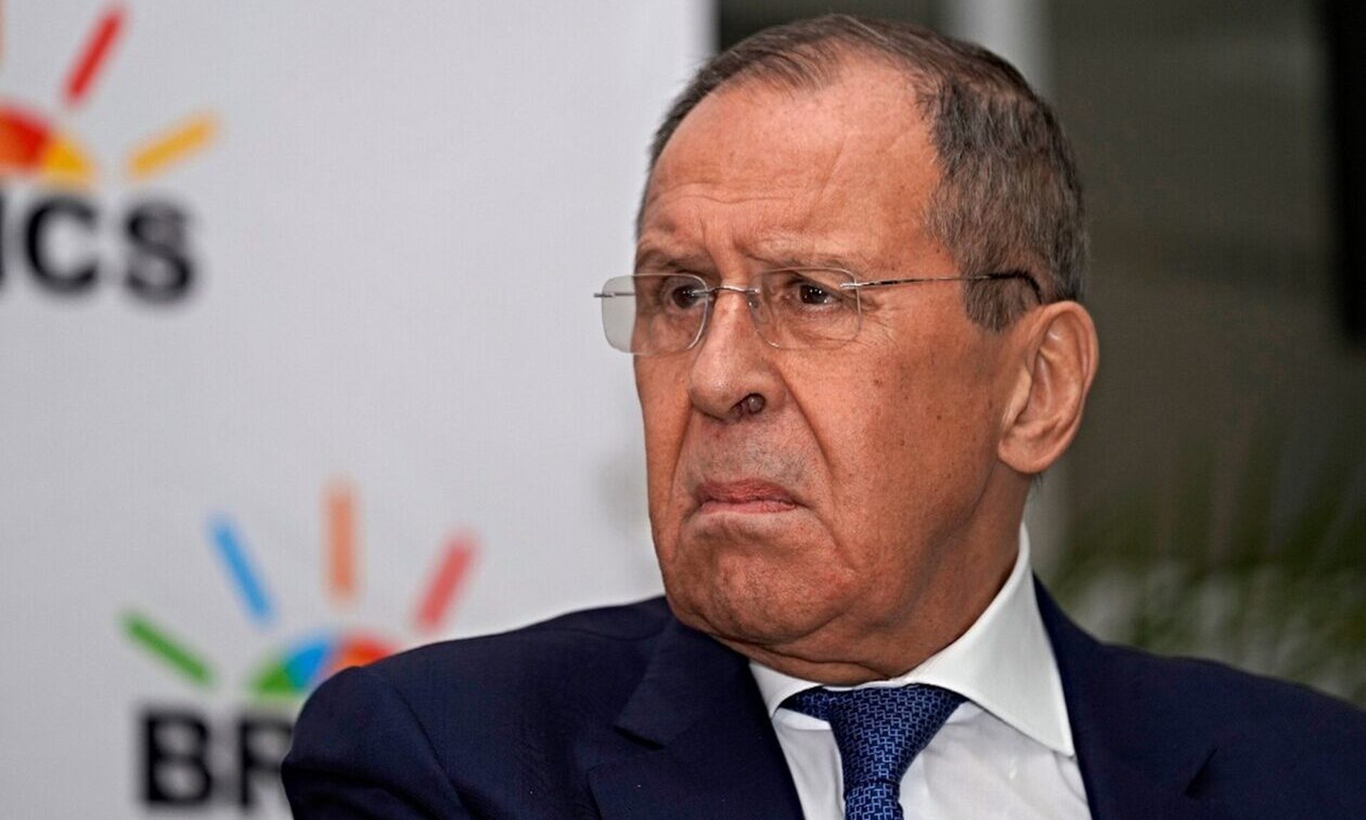 Βίντεο: Τα γέλια του Λαβρόφ για τη δήλωση Μακρόν για αποστολή δυτικών δυνάμεων στην Ουκρανία
