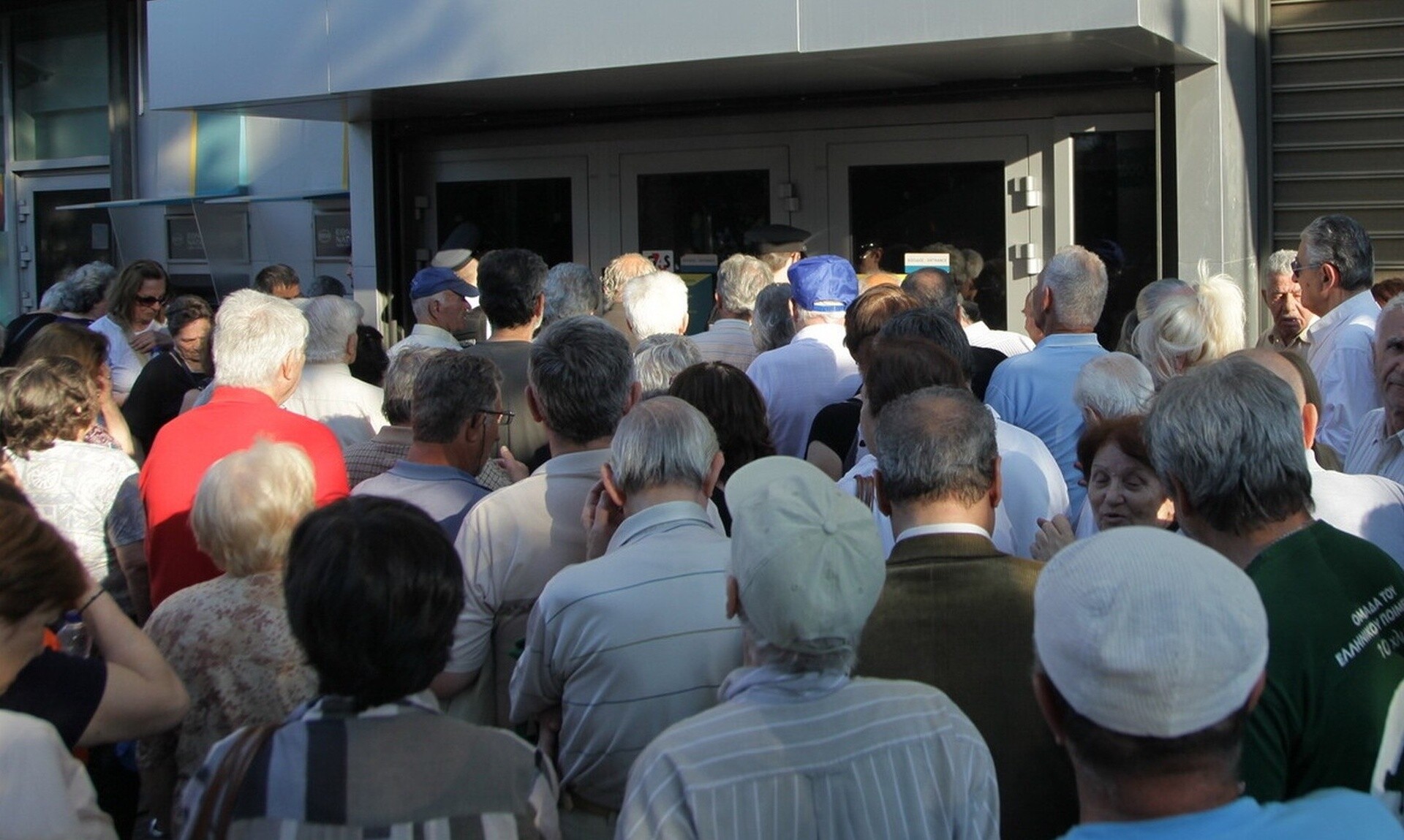 Απόφαση-σταθμός από το ΣτΕ: Σύνταξη 400 ευρώ για οφειλέτες με χρέη άνω των 30.000