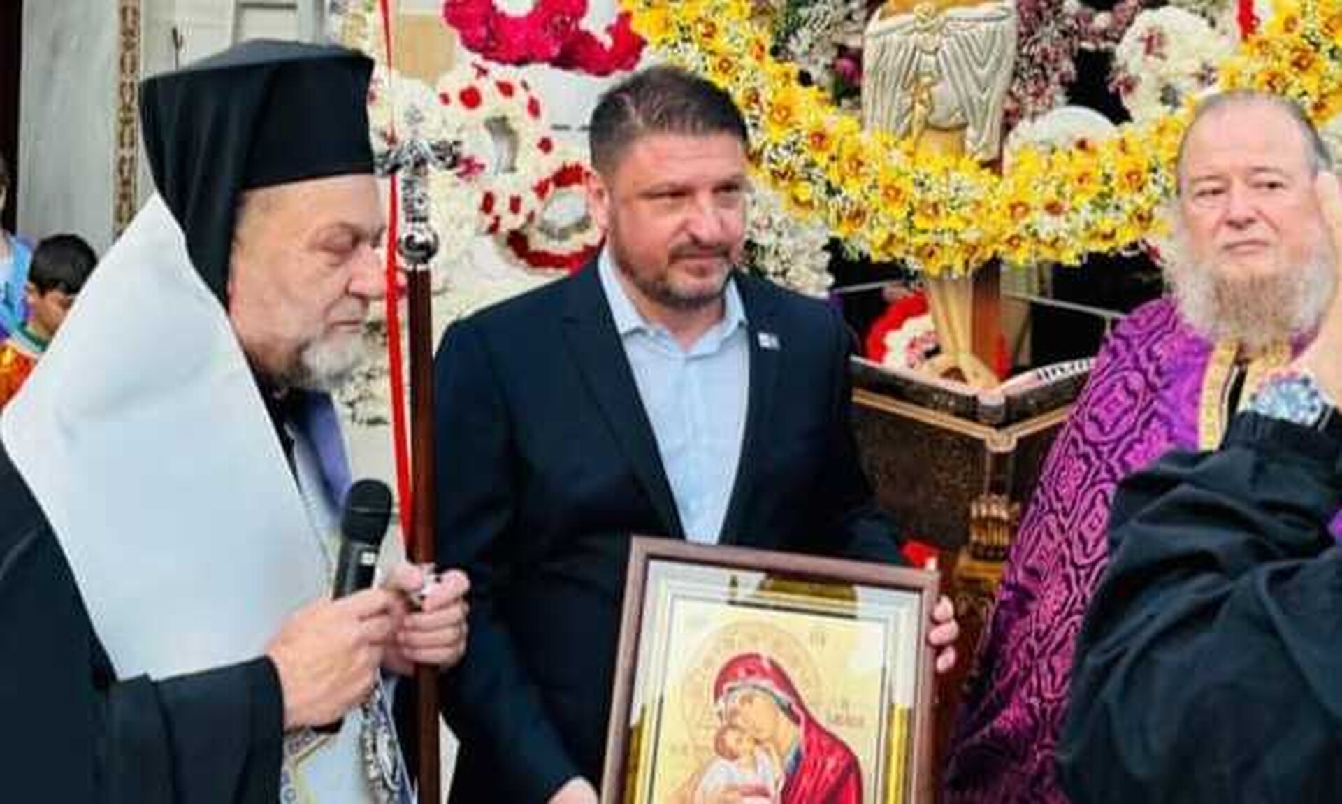 Στη Δραπετσώνα για τα Άγια Πάθη ο Νίκος Χαρδαλιάς