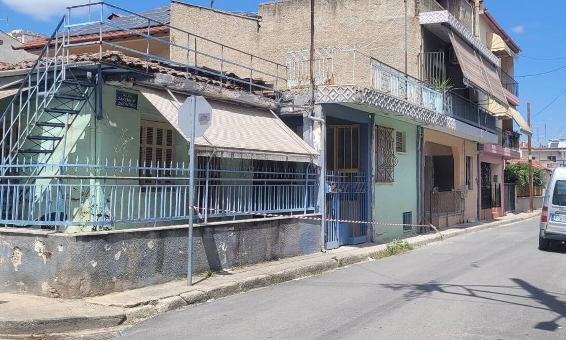Λάρισα: Φορτηγό – Ταράτσα 1-0 – Γκρέμισε κομμάτι σπιτιού