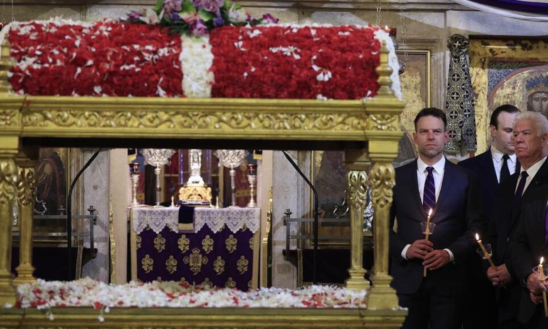 Κέρκυρα: Παρών στον Επιτάφιο ο Στέφανος Κασσελάκης παρά το προηγούμενο παρασκήνιο