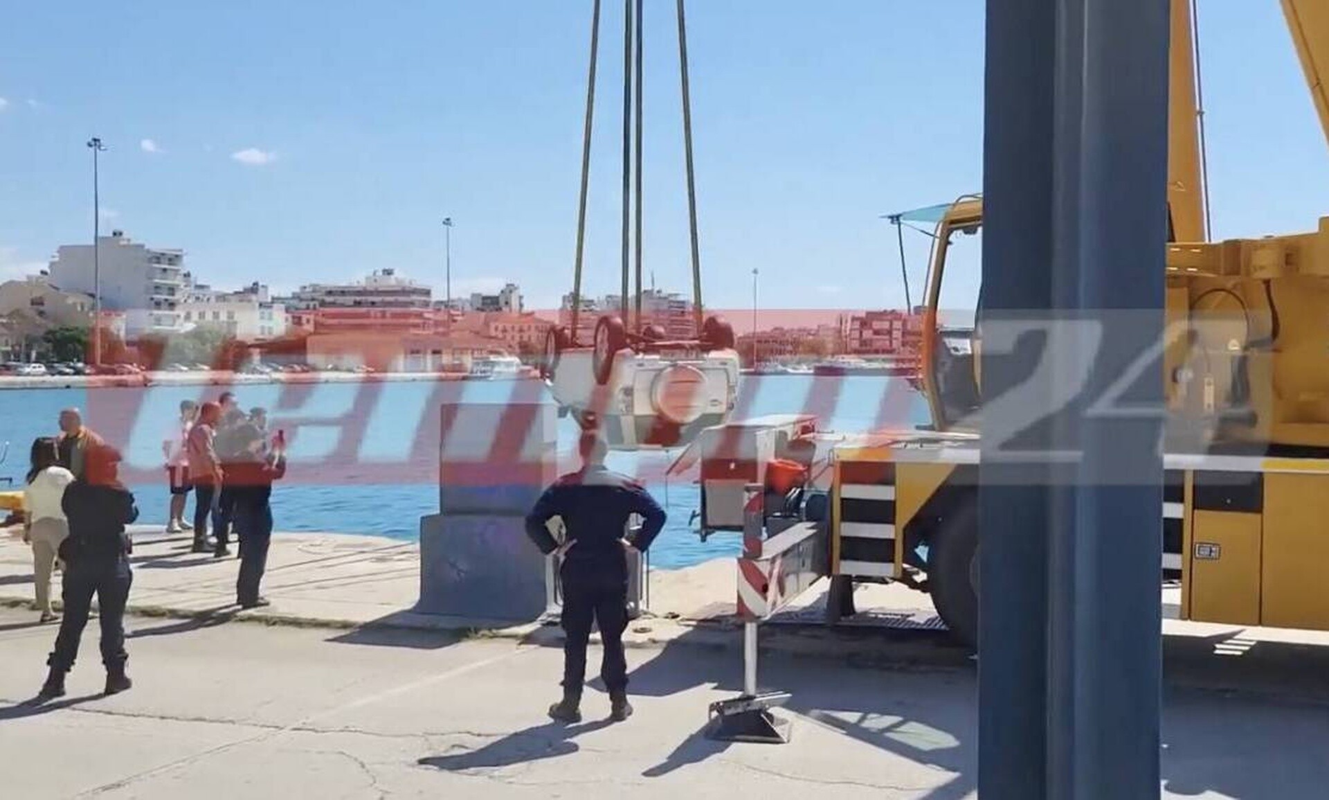 Πάτρα: Νεκρή ανασύρθηκε η οδηγός του ΙΧ που έπεσε στο λιμάνι (vid)