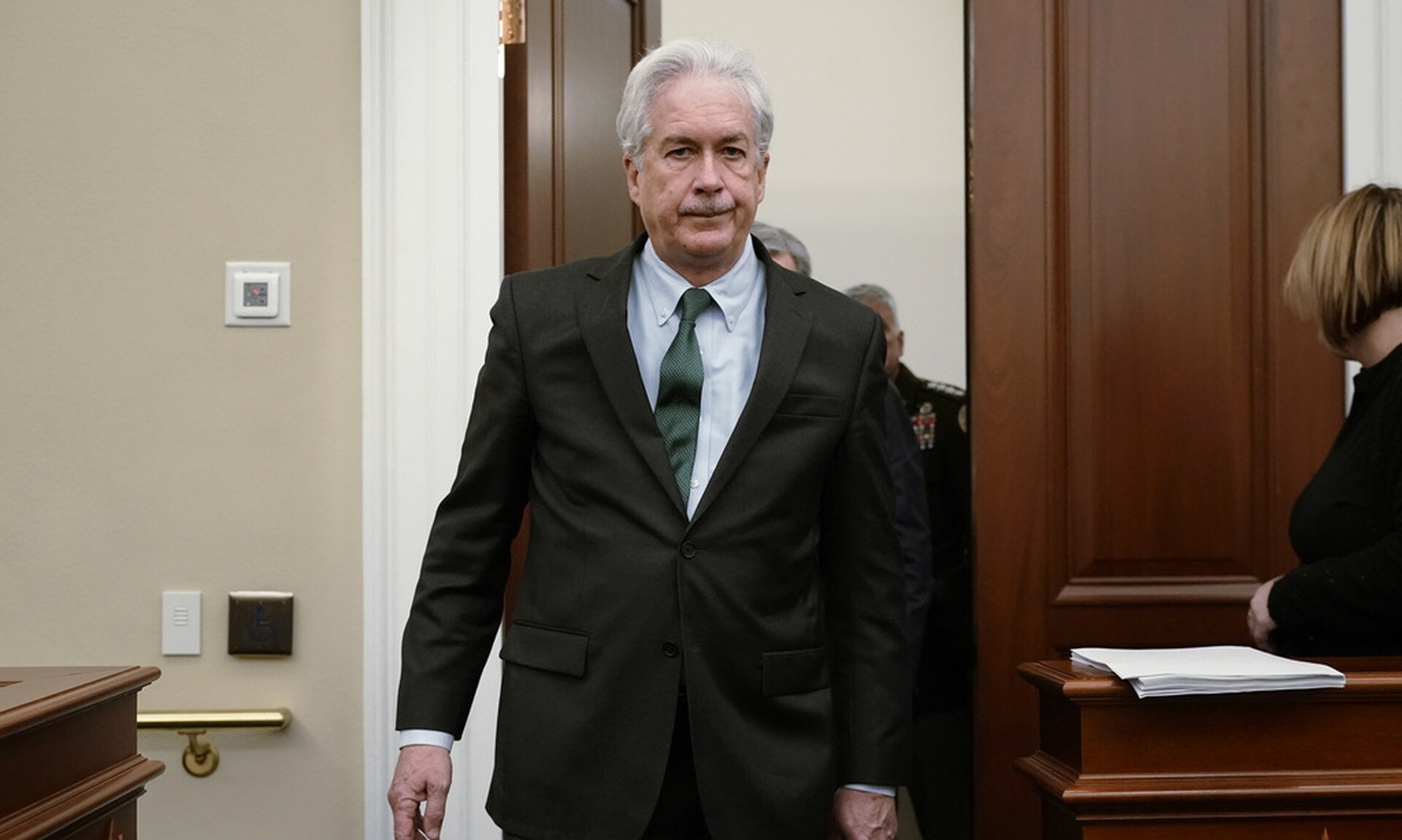 Στο Ισραήλ ο διευθυντής της CIA – Θα πιέσει τον Νετανιάχου για τις διαπραγματεύσεις με την Χαμάς