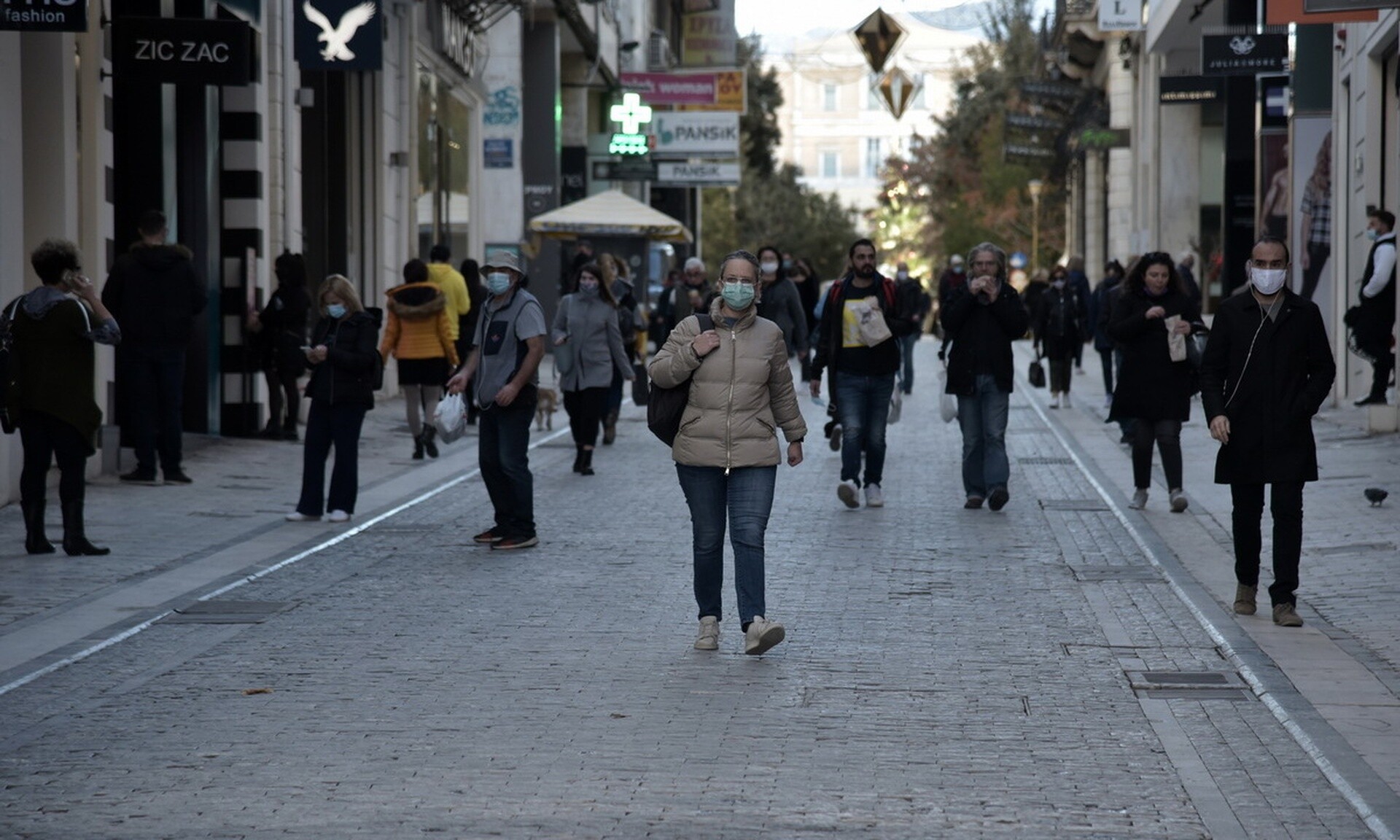 Κλειστές σήμερα οι τράπεζες και τα καταστήματα – Πότε θα ανοίξουν