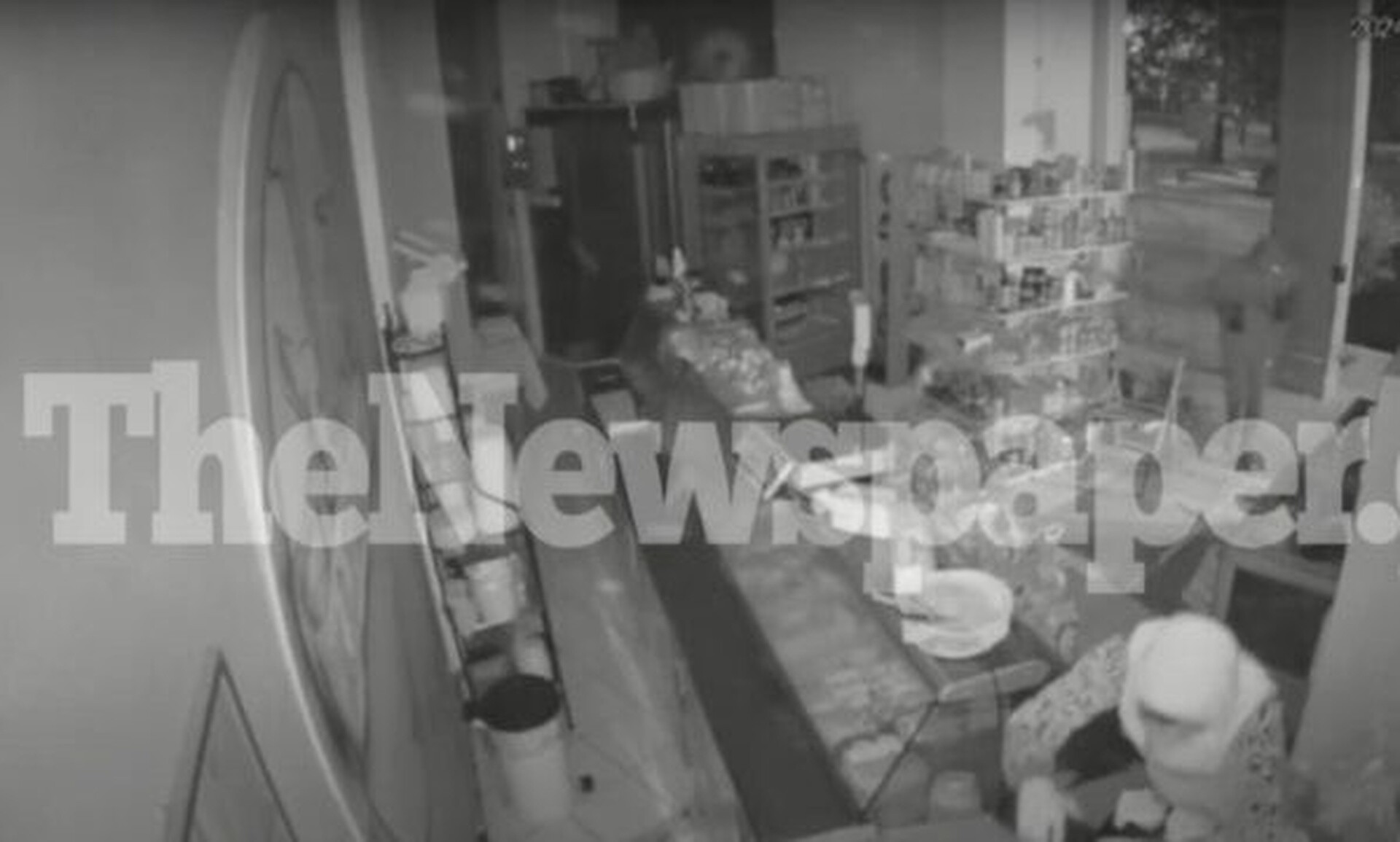 Βόλος: Κινηματογραφική διάρρηξη από δύο ανήλικους τη Δευτέρα του Πάσχα – Βίντεο από το κατάστημα