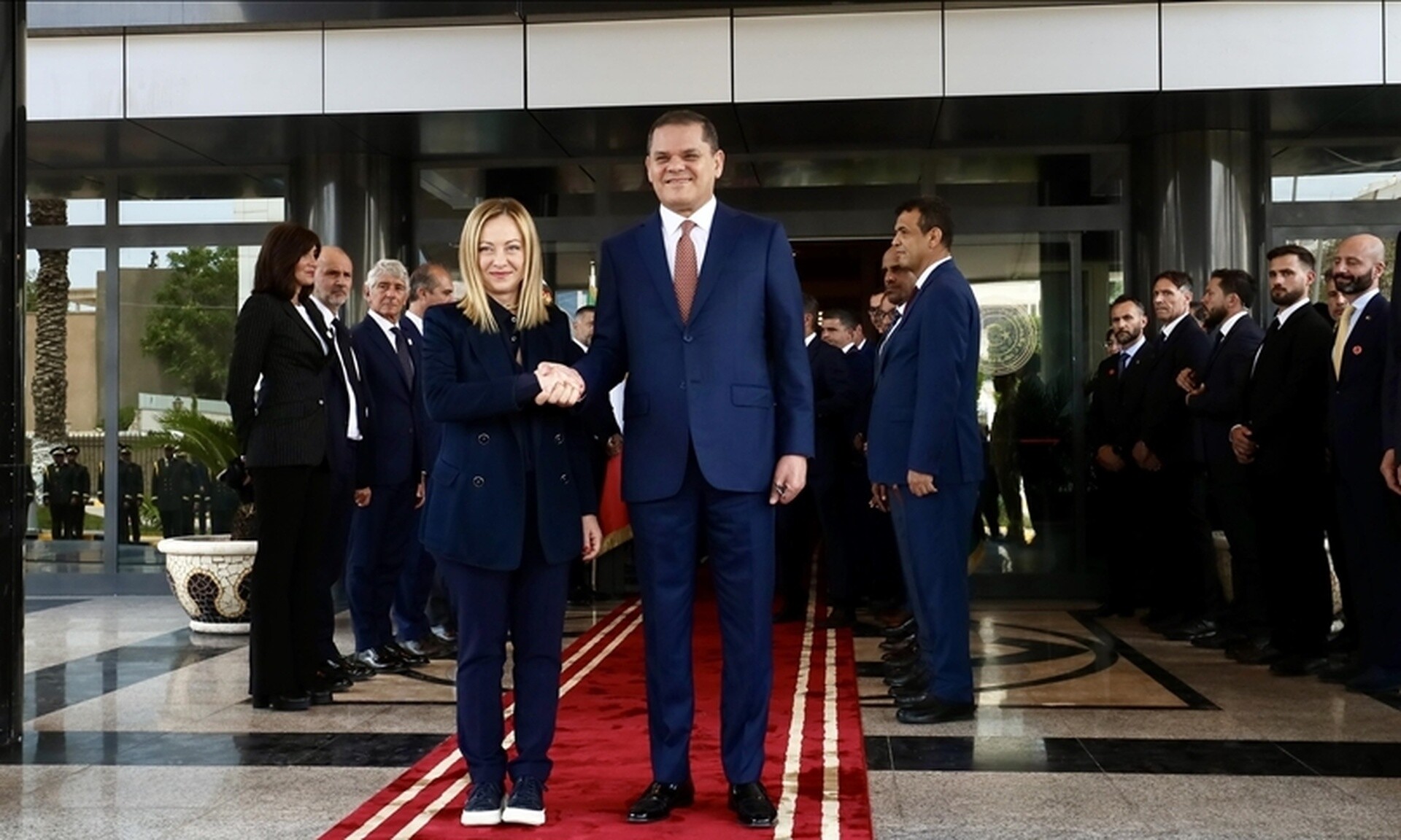 Ιταλία: H Τζόρτζια Μελόνι επισκέφθηκε την Τρίπολη και τη Βεγγάζη
