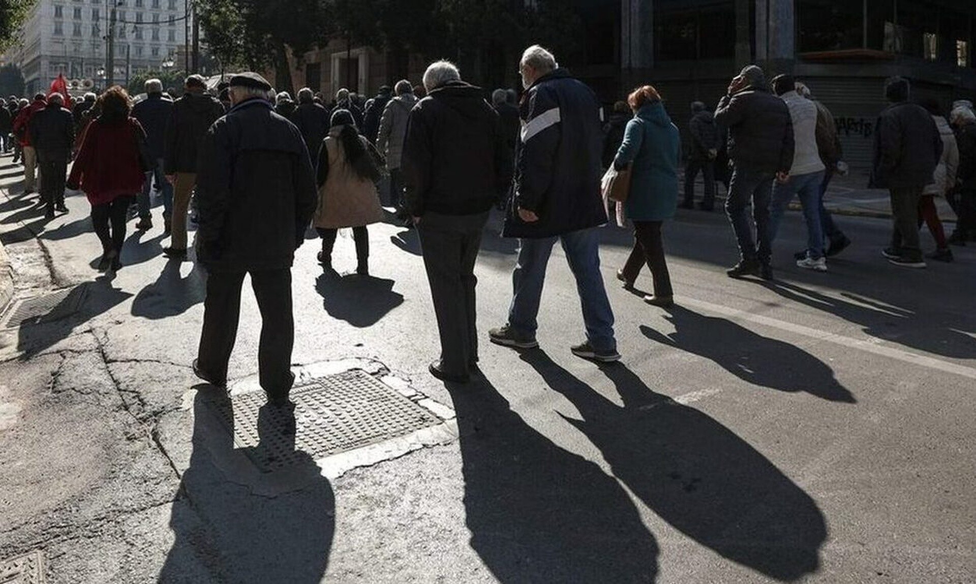 Σύνταξη με χρέη στον ΕΦΚΑ: Πράσινο φως με όριο τις καταθέσεις ύψους 12.000 ευρώ