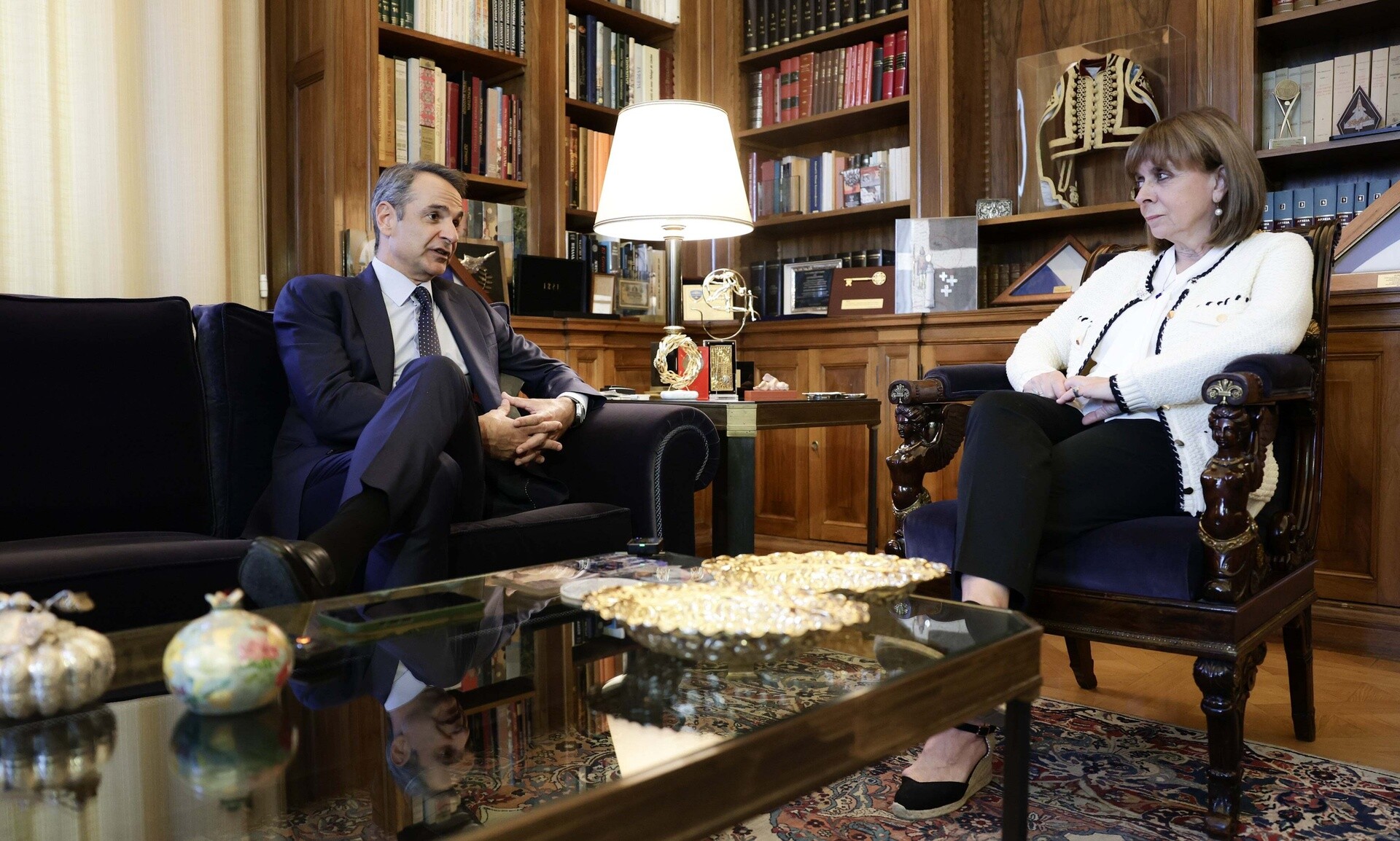 Μητσοτάκης σε Σακελλαροπούλου: Θα θέσω στον Ερντογάν το θέμα της Μονής της Χώρας