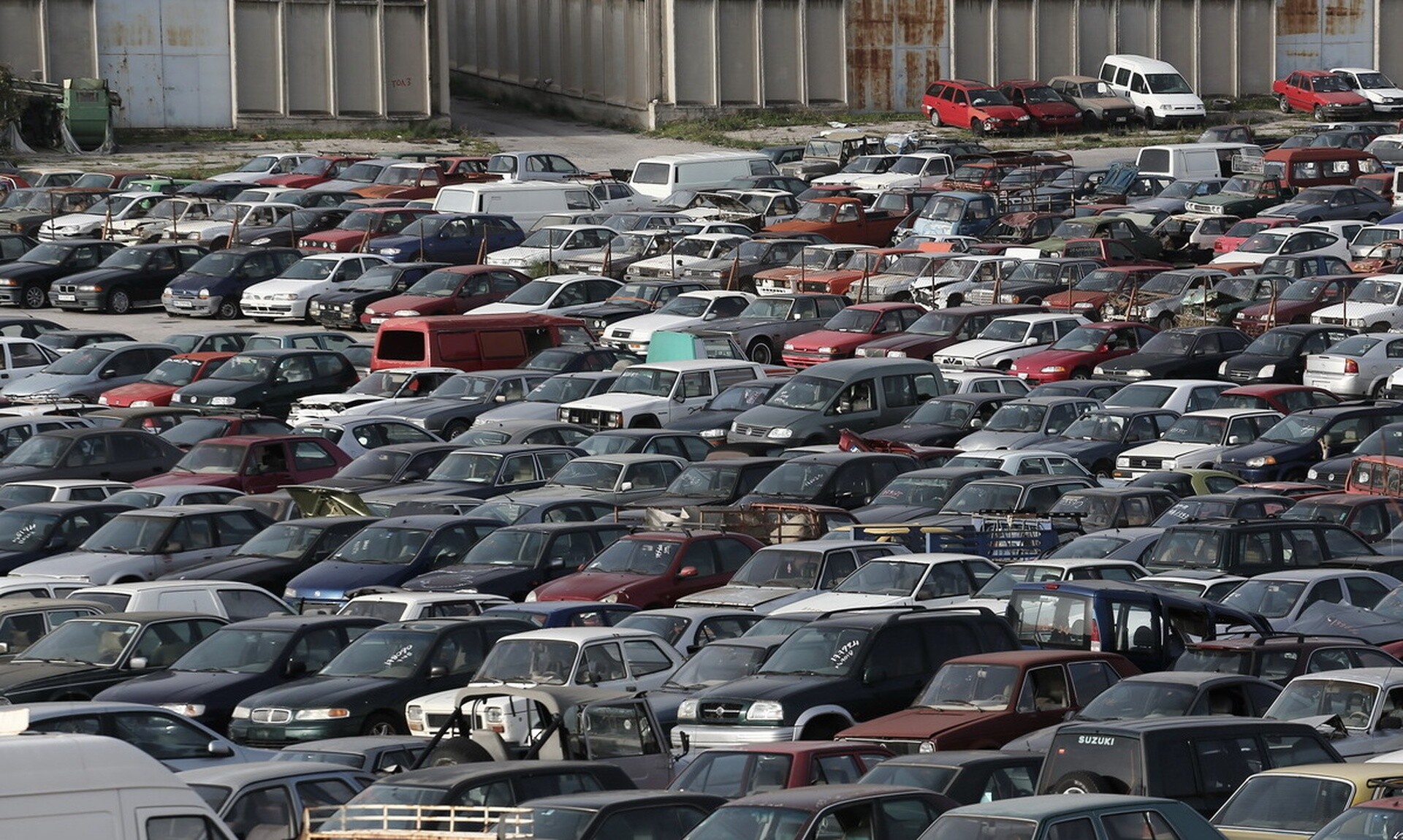 Αυτοκίνητα από 200 ευρώ: Πότε θα γίνει η δημοπρασία –  Η λίστα με τα 42 οχήματα