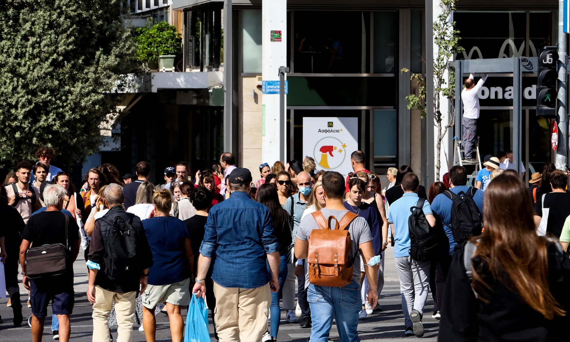 Επιδόματα με προπληρωμένη κάρτα – Όλες οι αλλαγές που έρχονται