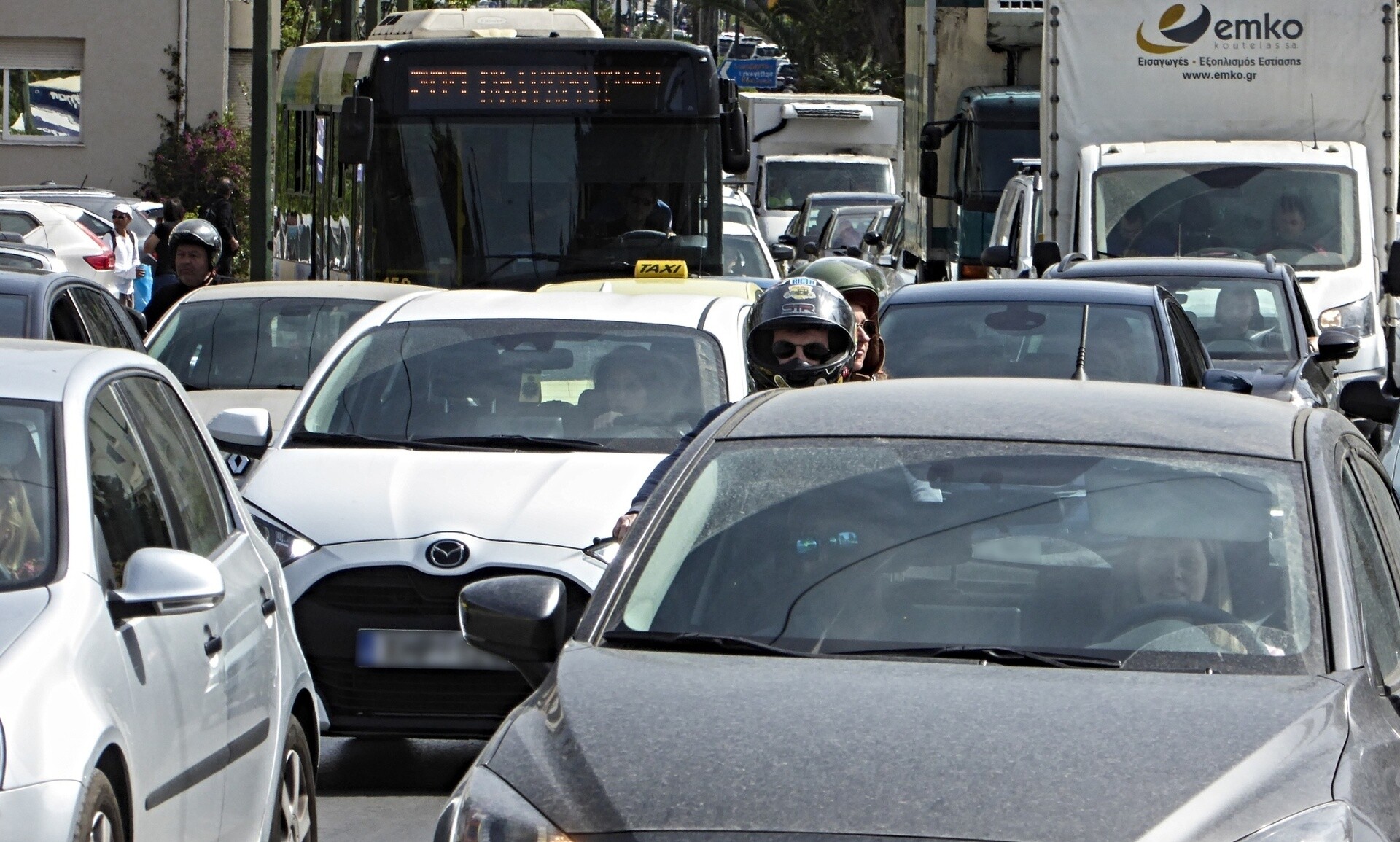 «Βαριές» τιμωρίες για τα ανασφάλιστα οχήματα – Αφαίρεση πινακίδων και «τσουχτερά» πρόστιμα