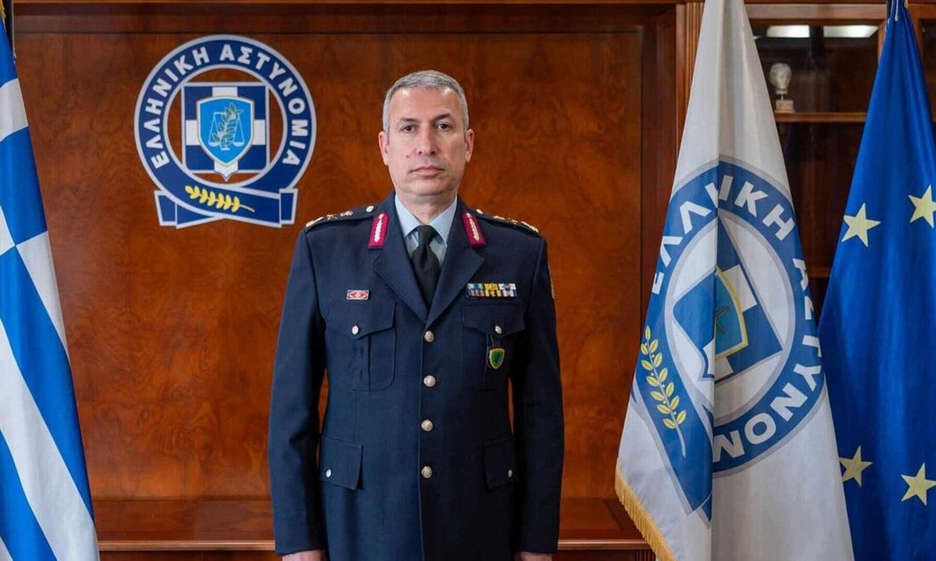 Γιορτή της Μητέρας: «Να αναγνωρίζεται η αξία της μητρότητας», λέει ο αρχηγός της ΕΛΑΣ