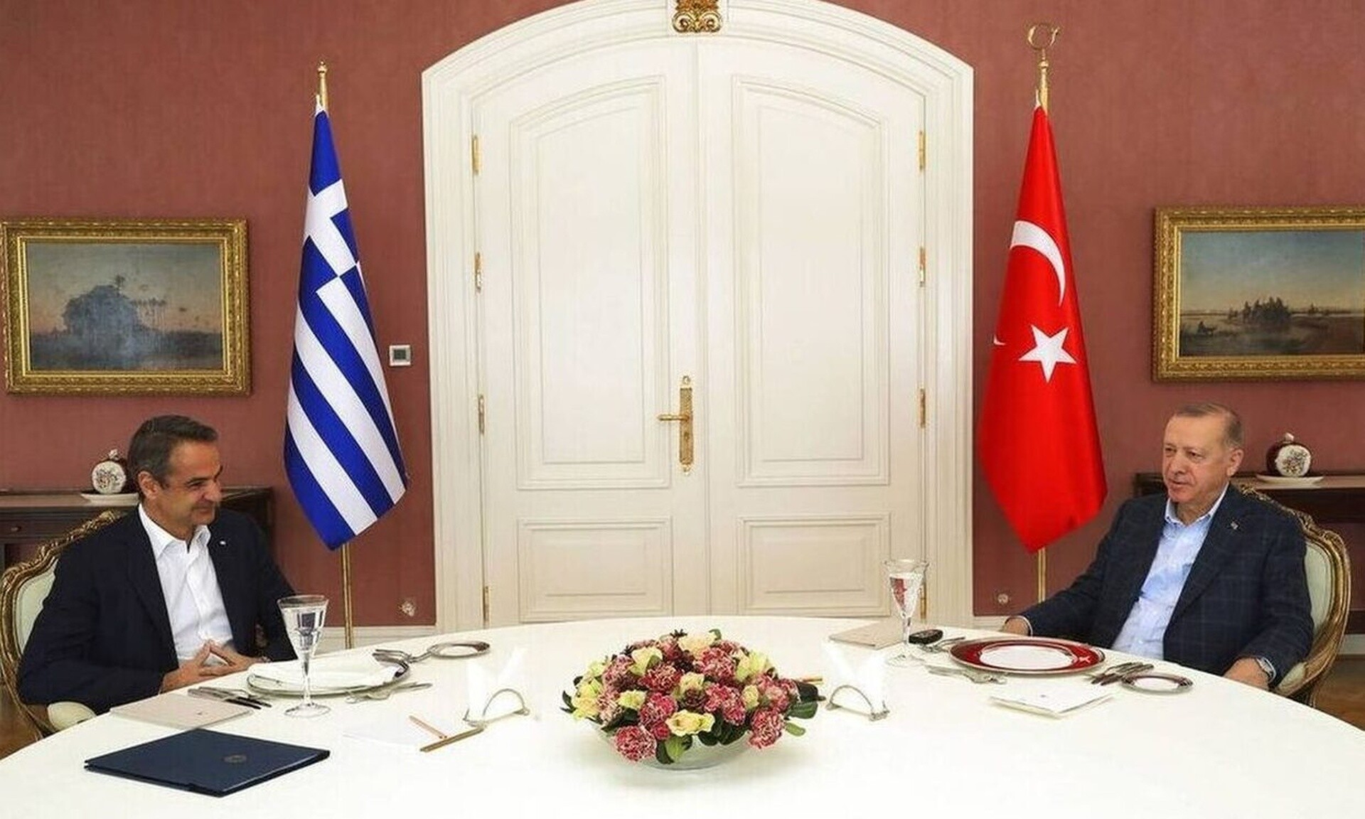 Θέμα τουρκικής μεινότητας στη Θράκη και Δωδεκάννησα αναμένεται να θέσει ο Ερντογάν στον Μητσοτάκη