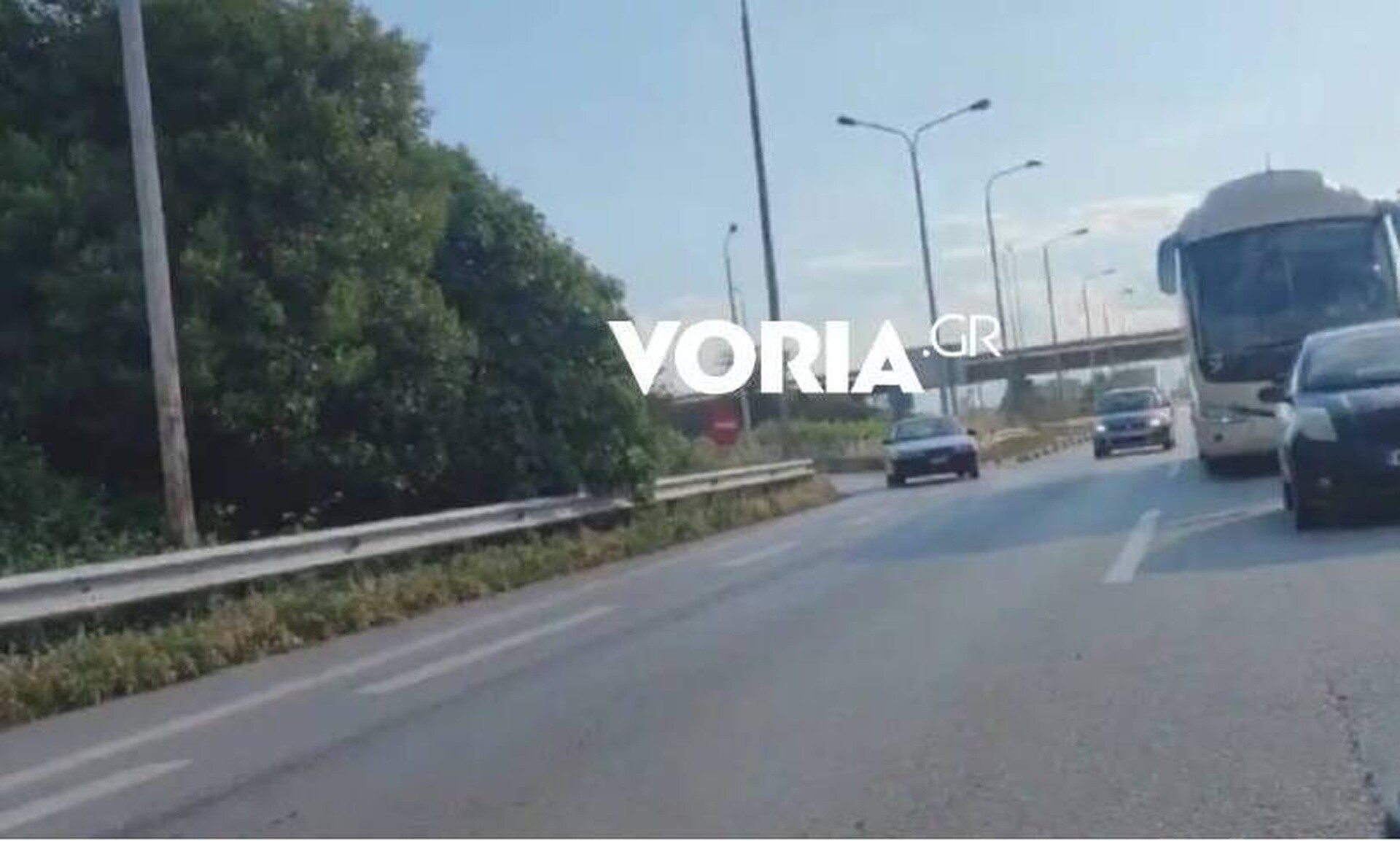 Θεσσαλονίκη: Έκανε όπισθεν μέσα στην ΠΑΘΕ για να αποφύγει την κίνηση στα  διόδια Μαλγάρων