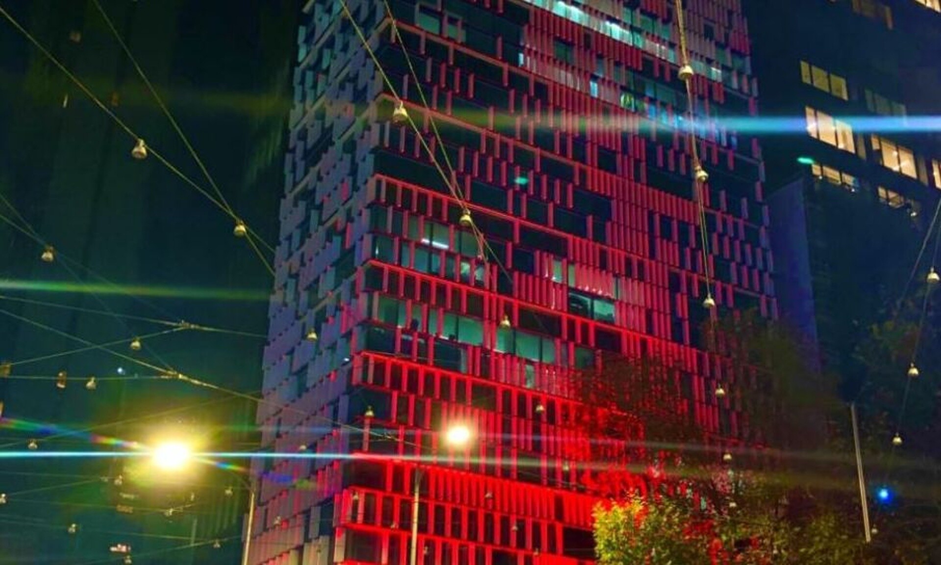 Μελβούρνη: Στα κόκκινα «βάφτηκε» το Ελληνικό Κέντρο για τη Γενοκτονία των Ποντίων