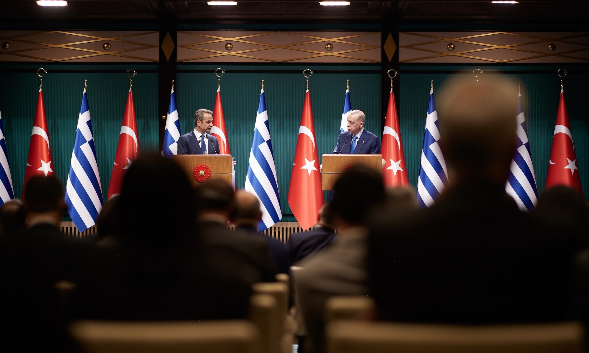 «Προσοχή στα δύο πρόσωπα της Τουρκίας» – Από τα χαμόγελα και τη φιλία, στα πισώπλατα μαχαιρώματα