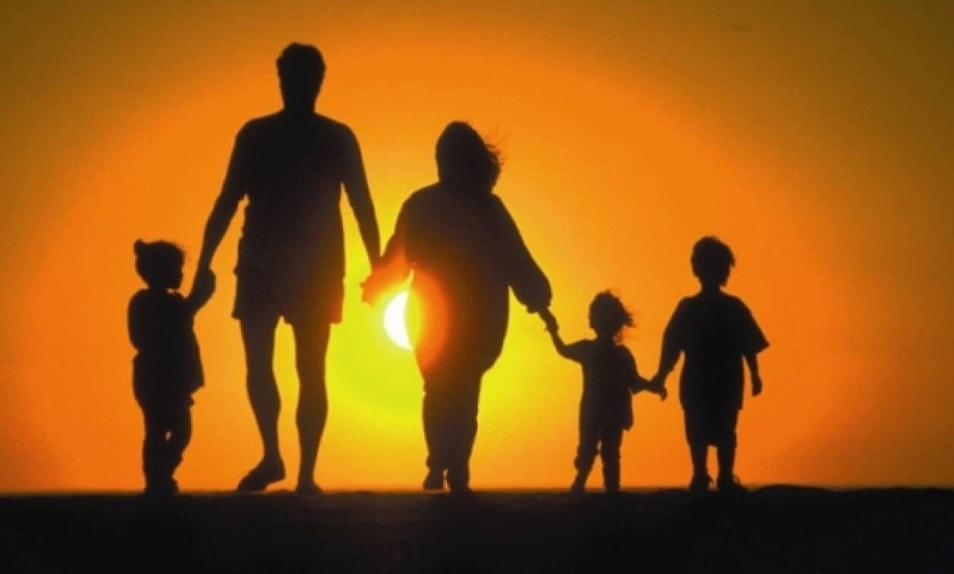 Πολύτεκνες οι οικογένειες με τρία παιδιά: Τα επιδόματα που θα δικαιούνται