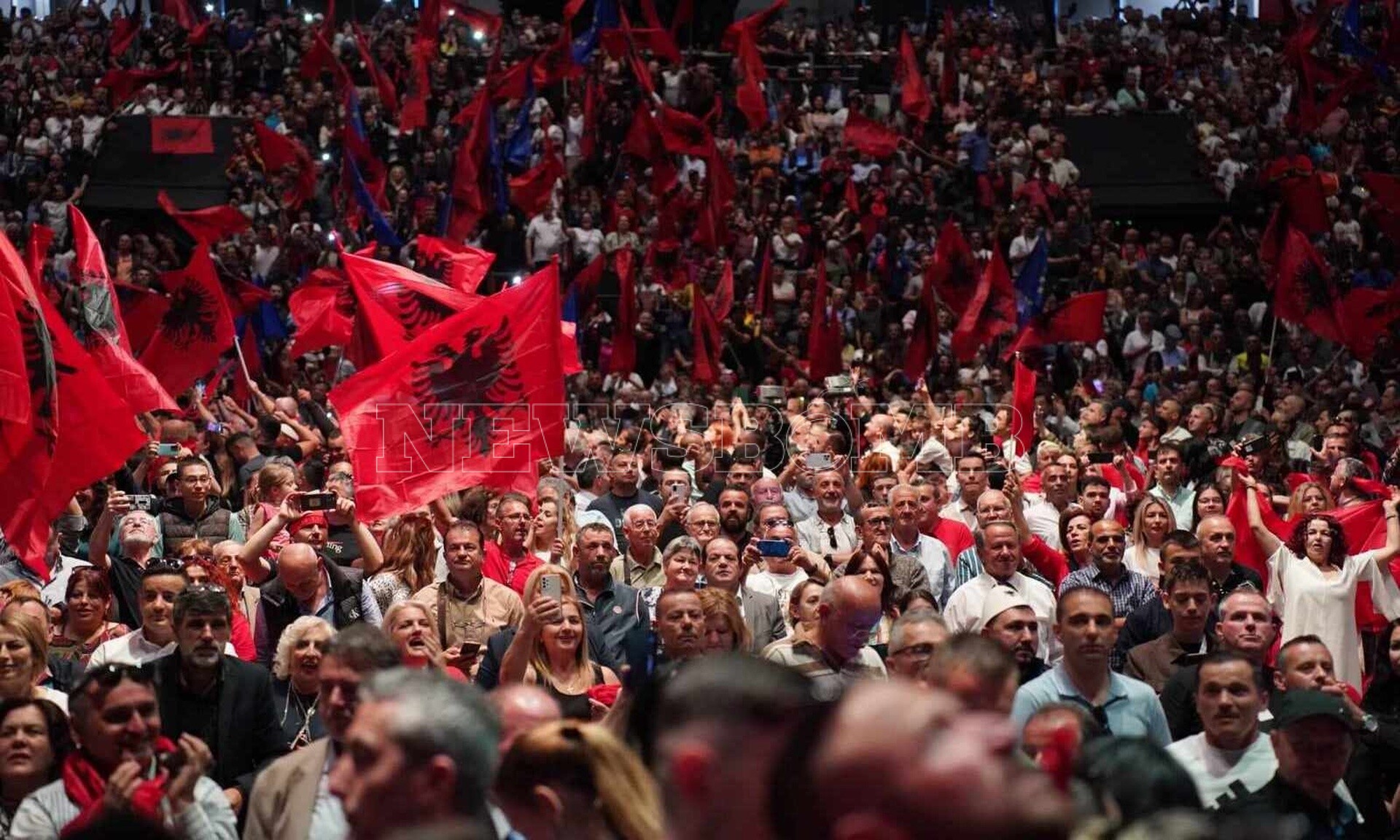 Ο Κλέψας του κλέψαντος: Σωρεία έφυγαν από την συγκέντρωση του Ράμα και… έλειπε το πορτοφόλι