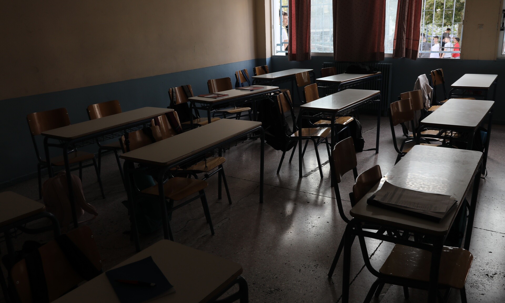 Τελευταίο κουδούνι για γυμνάσια και λύκεια –  Πότε ξεκινούν οι πανελλήνιες, αναλυτικά οι ημερομηνίες