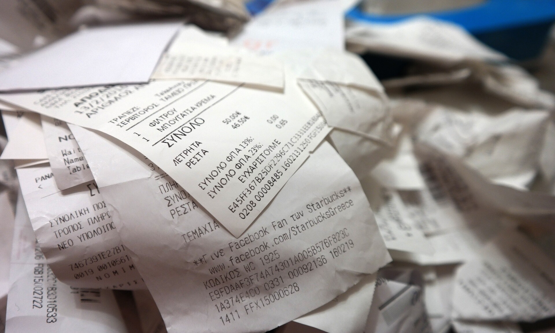 Έρχεται η ώρα της αμοιβής των 3.000 ευρώ όσων «κάρφωσαν» πλαστές αποδείξεις