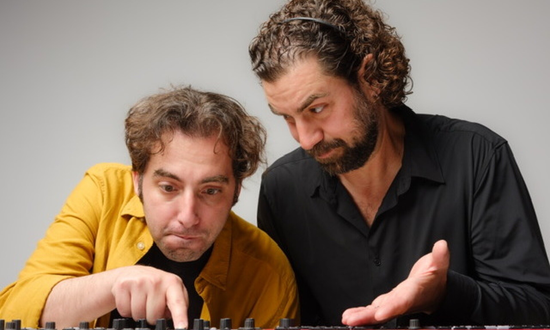 «Φουαγιέ» στο θέατρο Μικρό Γκλόρια