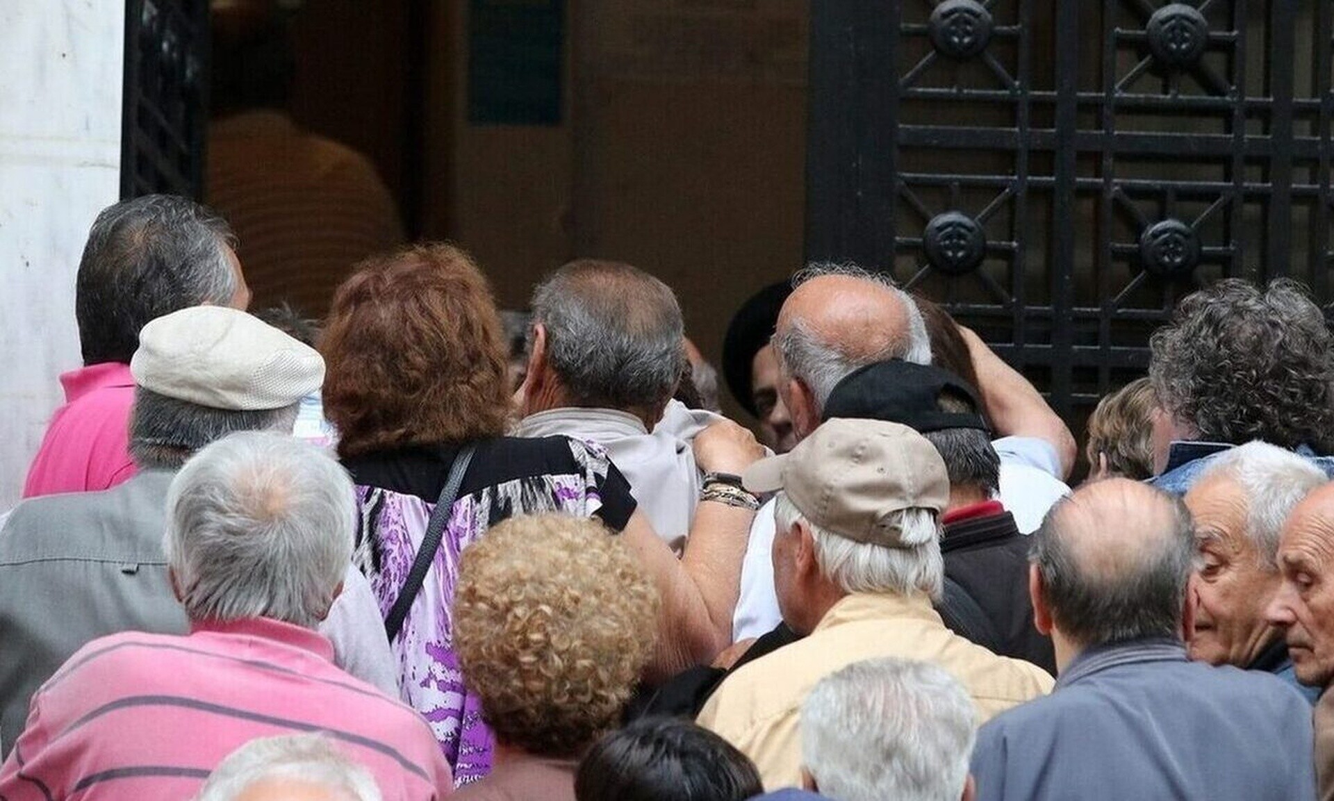 Εργαζόμενοι συνταξιούχοι: Ξεπέρασαν τις 81.000 οι δηλώσεις στην πλατφόρμα