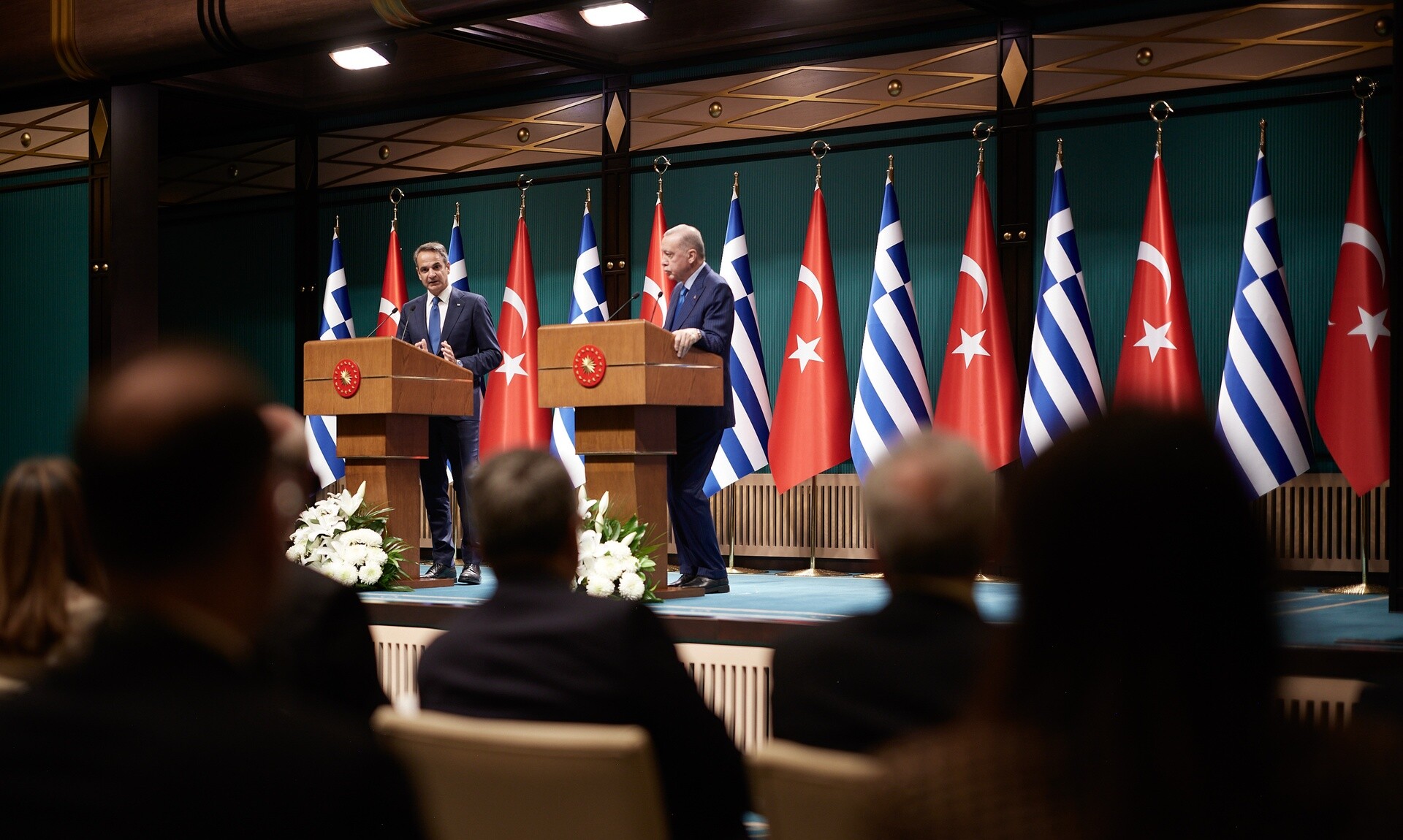 Τουρκικά ΜΜΕ: Ο Μητσοτάκης δεν ήθελε ερωτήσεις στη συνέντευξη με τον Ερντογάν