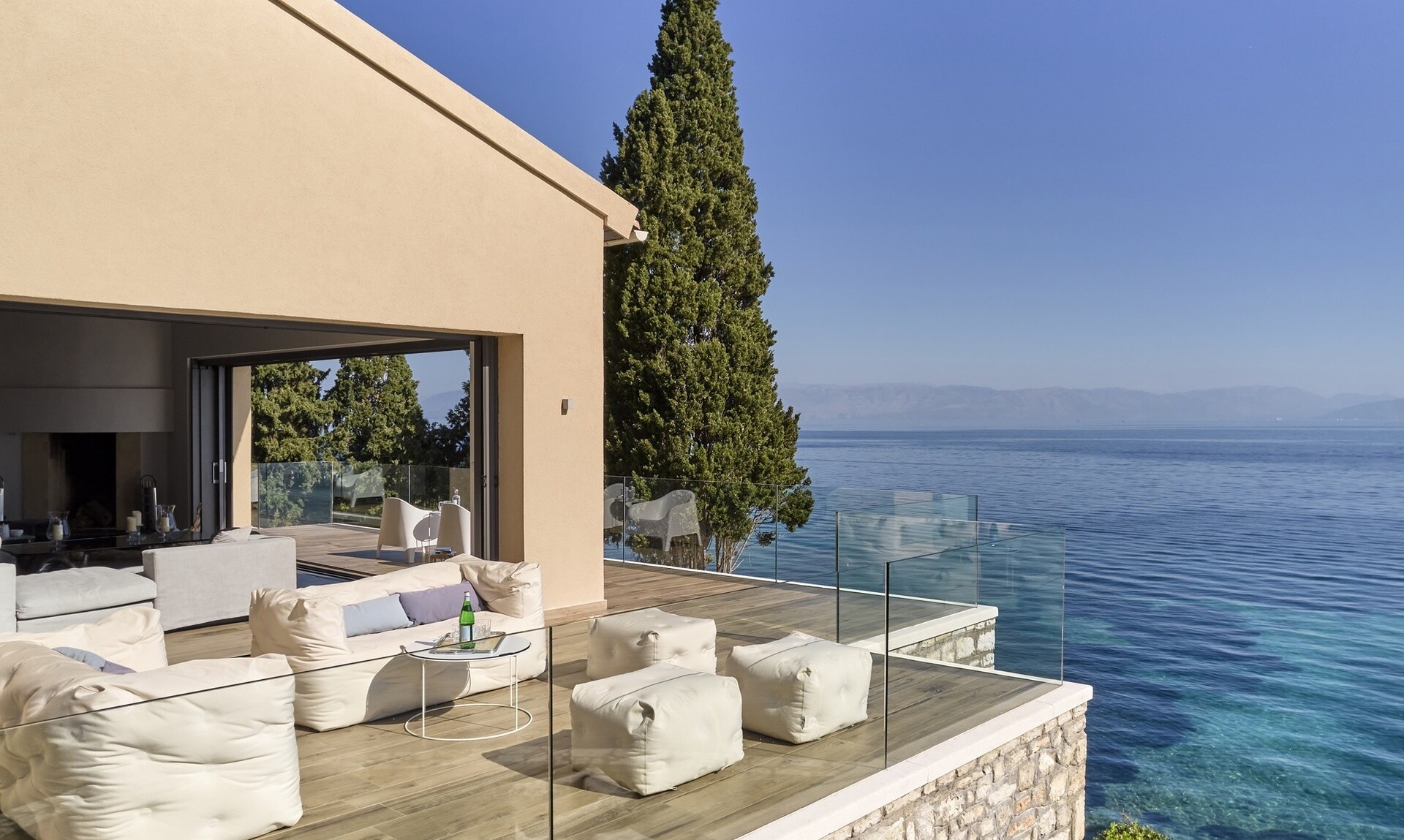 Forbes Global Properties: Μεγάλο διεθνές ενδιαφέρον για την αγορά premium ακινήτων στην Ελλάδα