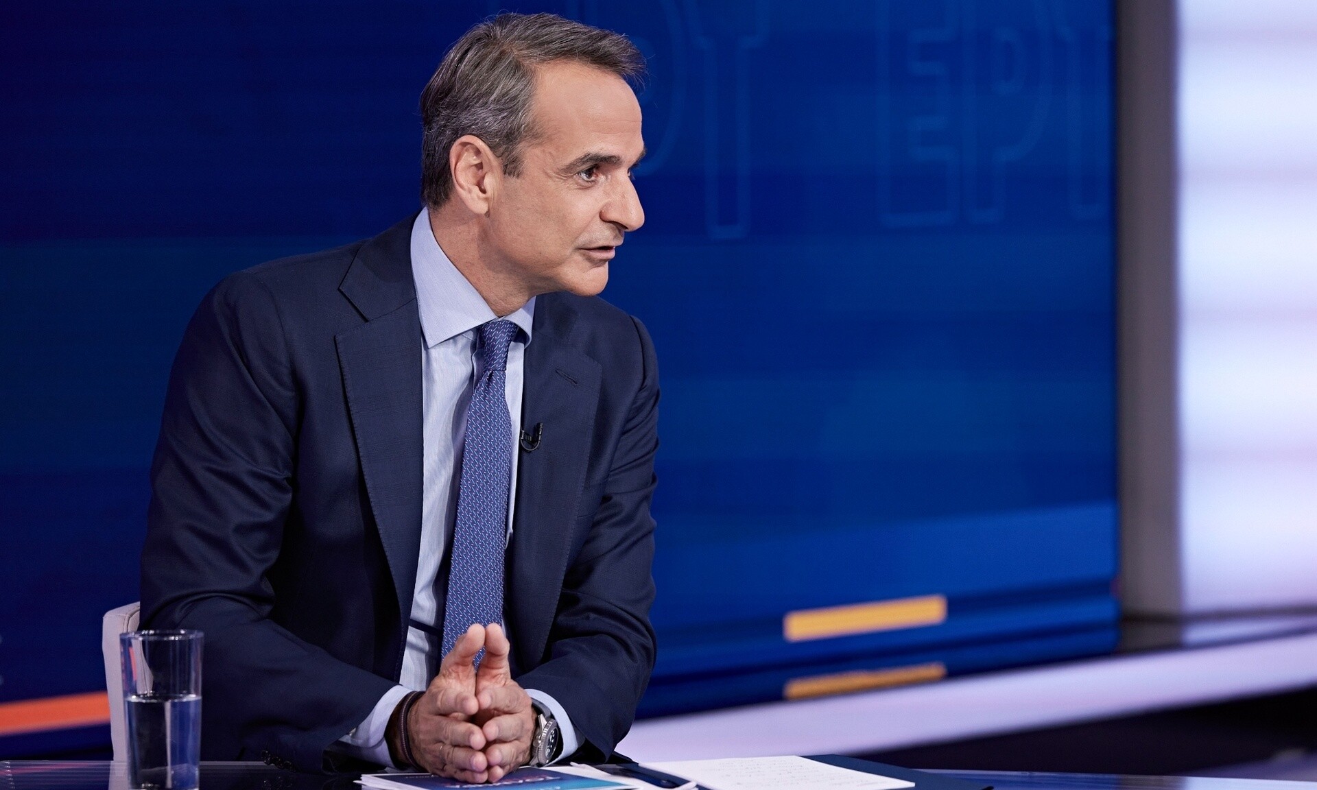 LIVE η συνέντευξη του Κυριάκου Μητσοτάκη στην ΕΡΤ