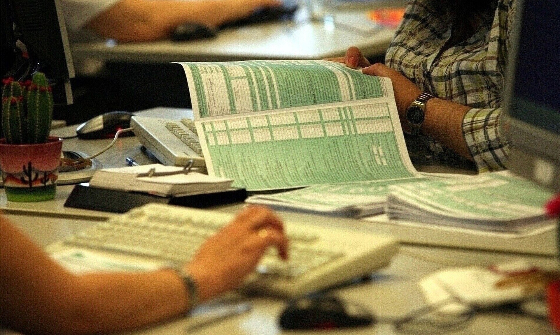 Φορολογικές δηλώσεις: Πότε λήγει η προθεσμία υποβολής – Οι παγίδες με τις προσυμπληρωμένες