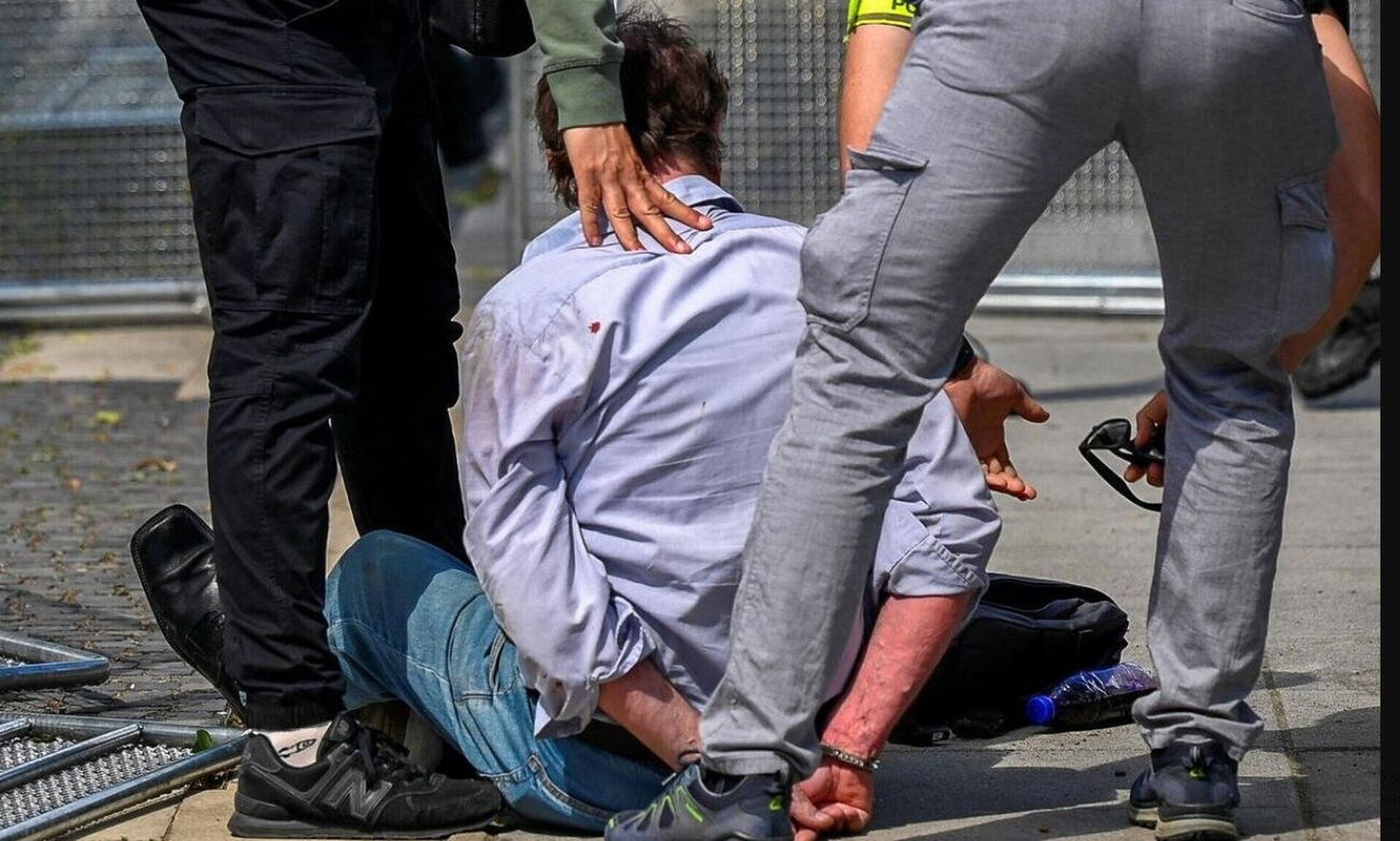 Σλοβακία: Ενδείξεις ότι ο δράστης της απόπειρας δολοφονίας του Φίτσο δεν ενήργησε μόνος