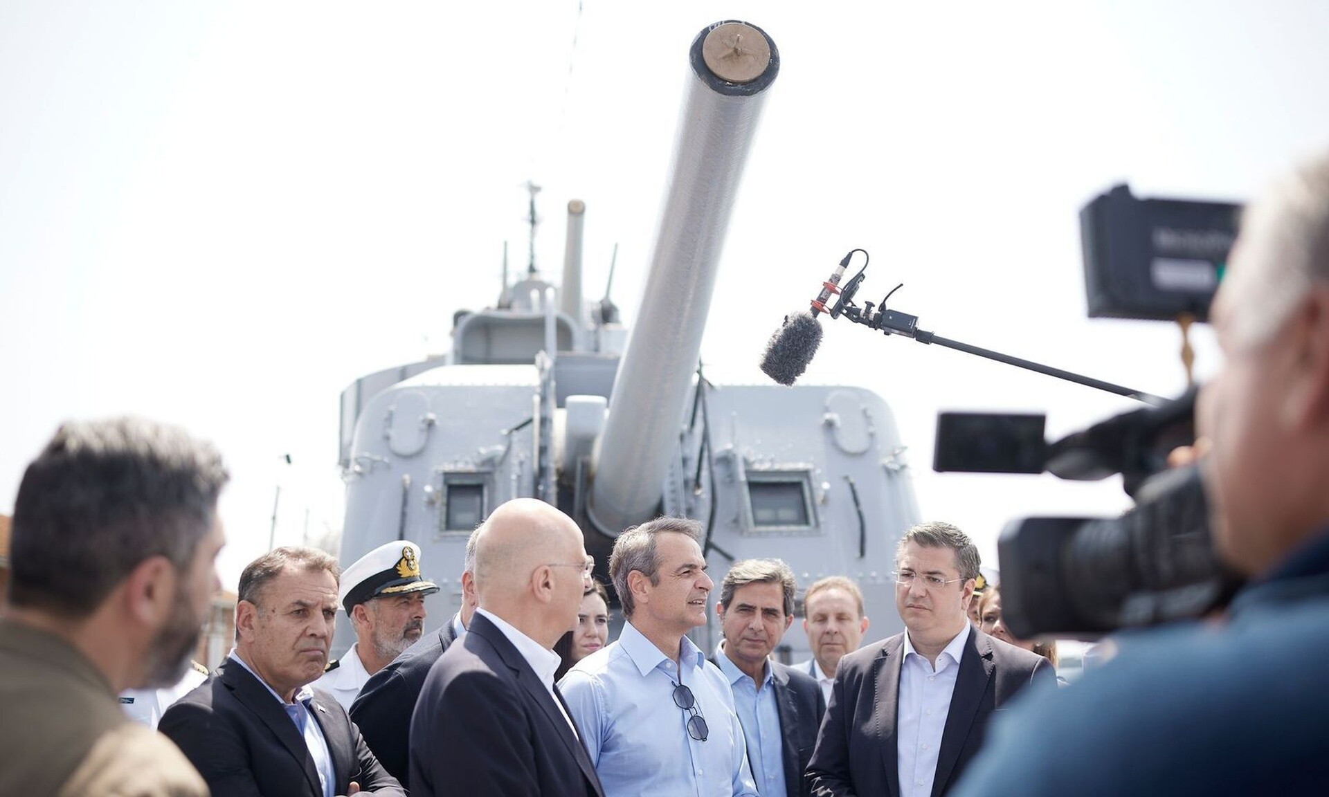 Θεσσαλονίκη: Στο αντιτορπιλικό «Βέλος» ξεναγήθηκαν Μητσοτάκης και Δένδιας