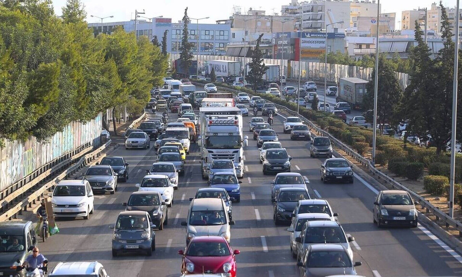 Κίνηση: Μποτιλιάρισμα στους δρόμους της Αθήνας – Πού παρατηρούνται προβλήματα