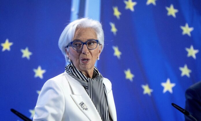 1551121-lagarde.jpg